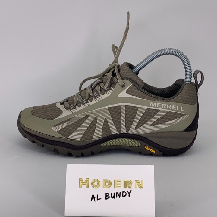 Merrell Women’s Trail Hiking Vibram Shoes Sz 6