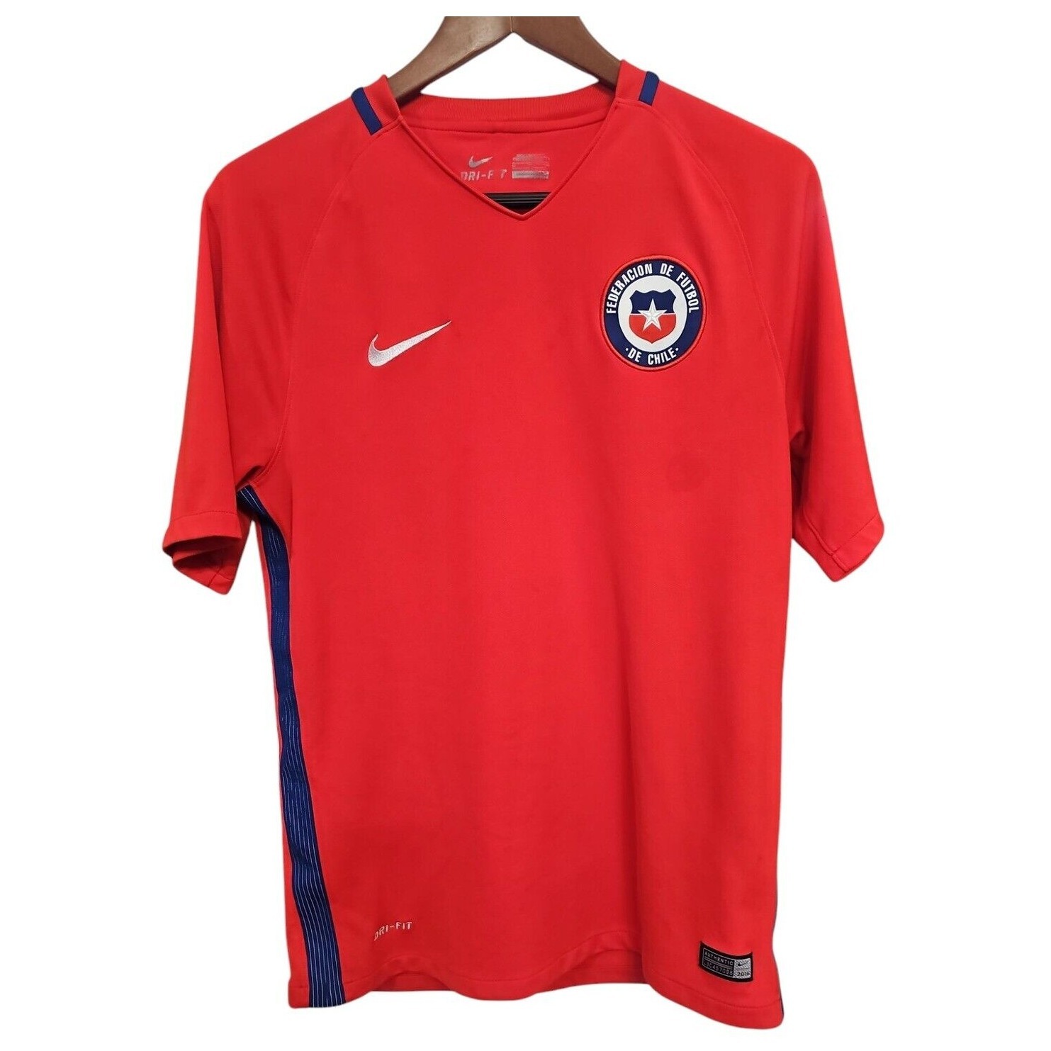 Nike Chile Retro Soccer Jersey Dri-FIT Authentic Football Shirt Red Mens M