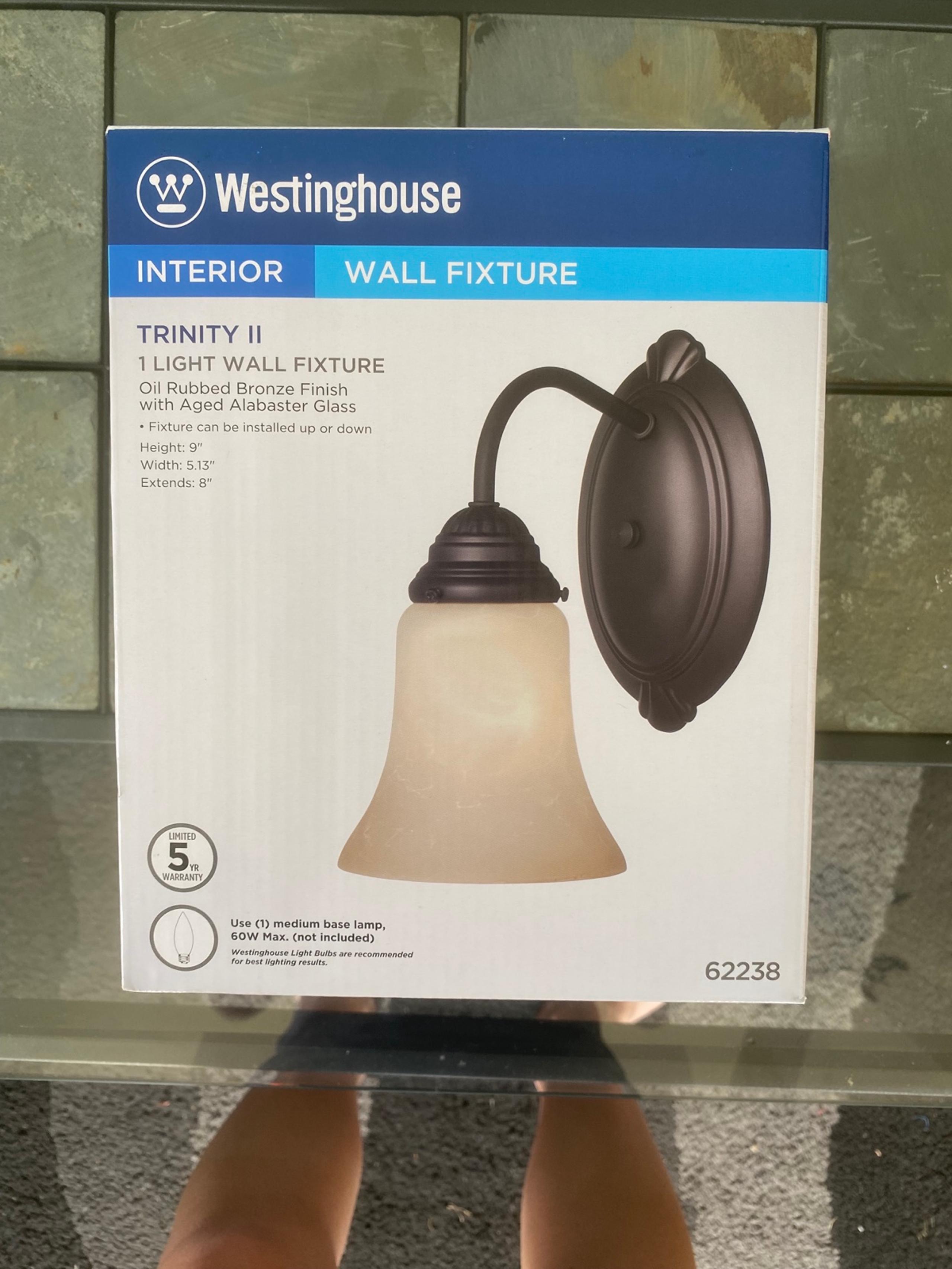 Wall light fixture