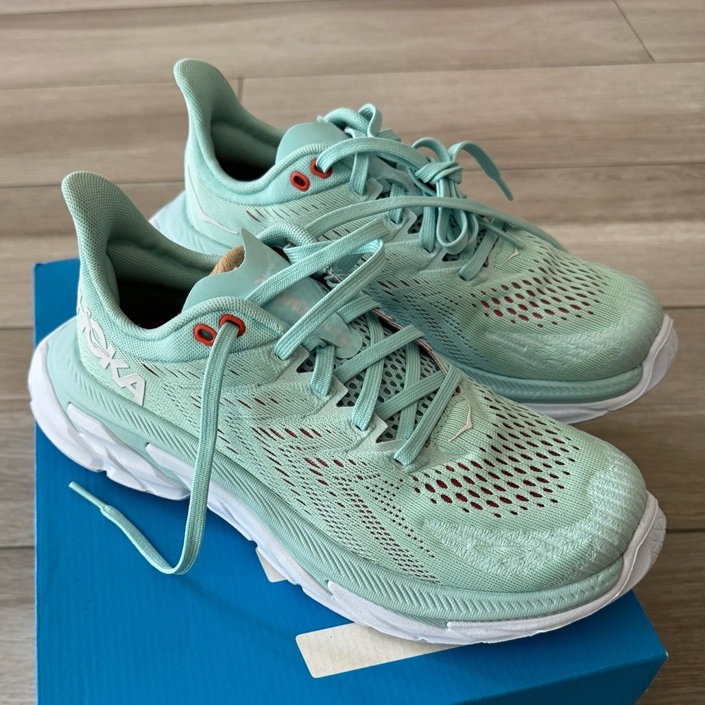 Hoka Clifton Edge Women’s 6.5