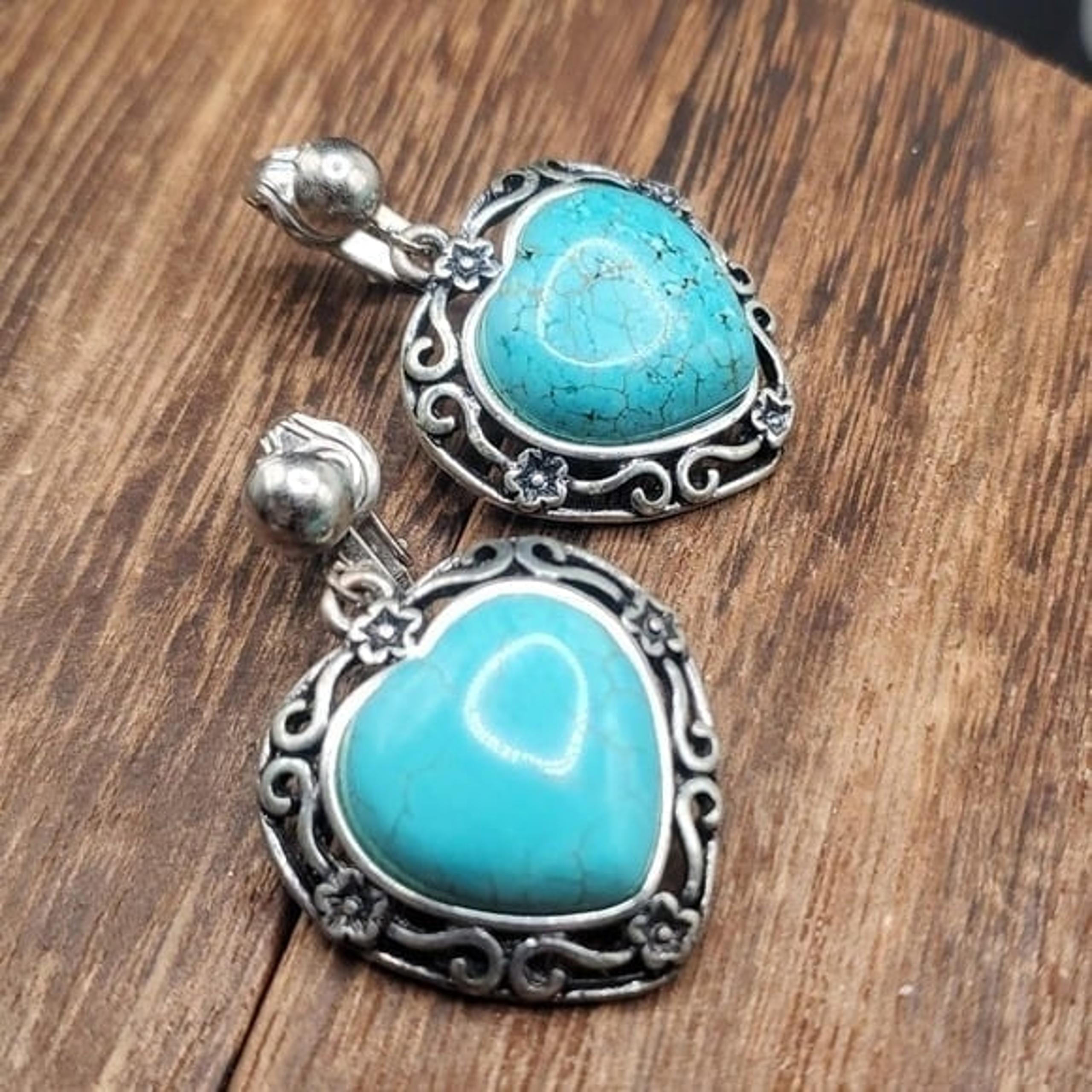 Clip on turquoise estate vintage heart earrings E443