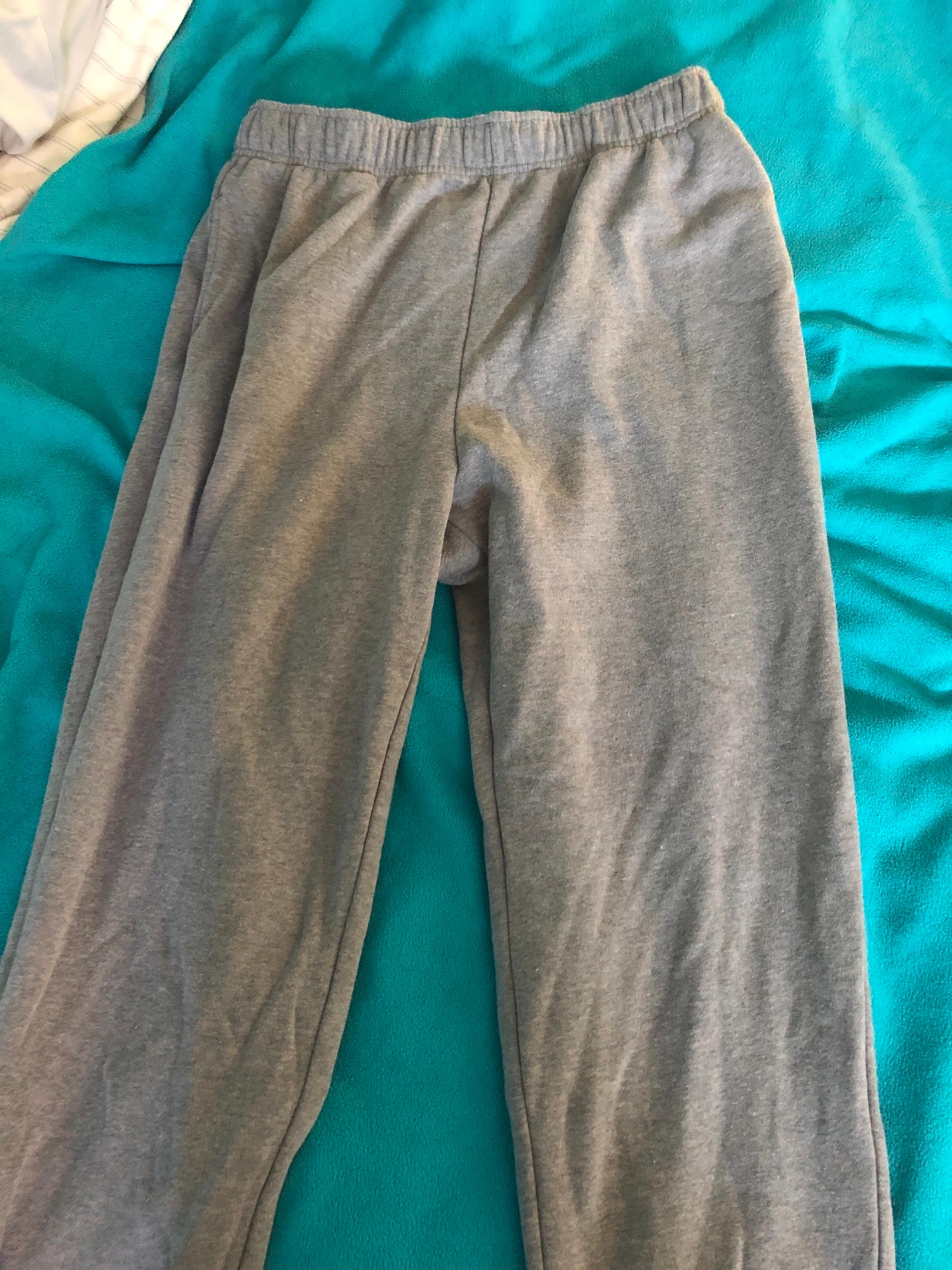 Men’s grey sweatpants