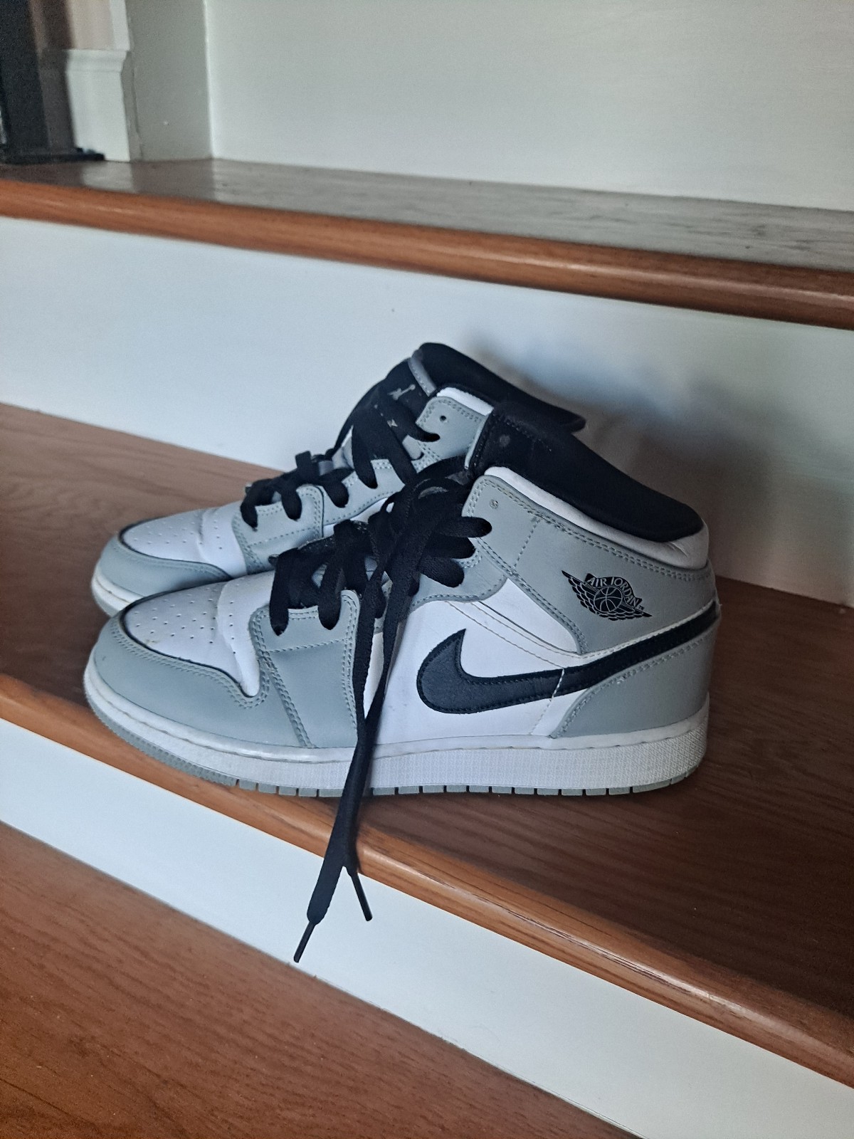 Nike Air Jordan 1 Mid Light Smoke Grey Black White Youth Sz 7y
