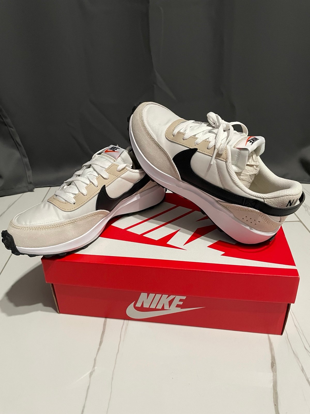 NIKE WAFFLE DEBUT