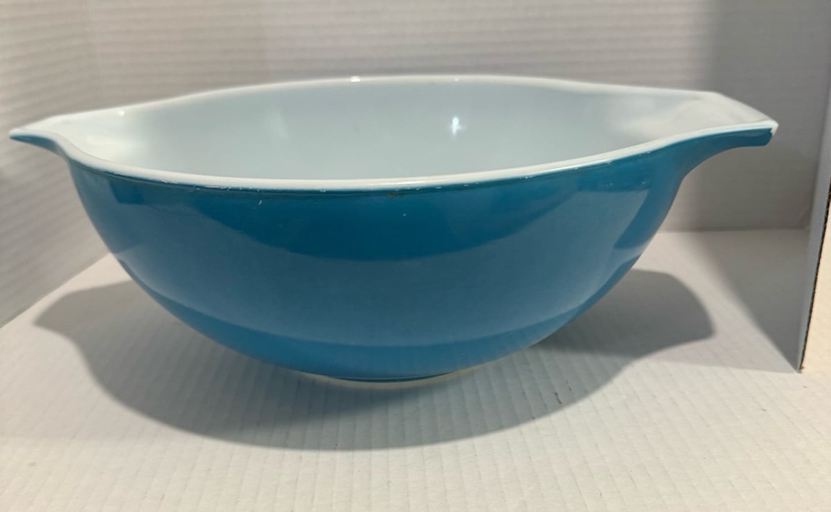 Vintage Pyrex Cinderella 4 Quart Mixing Bowl #444 Blue Apollo Primary