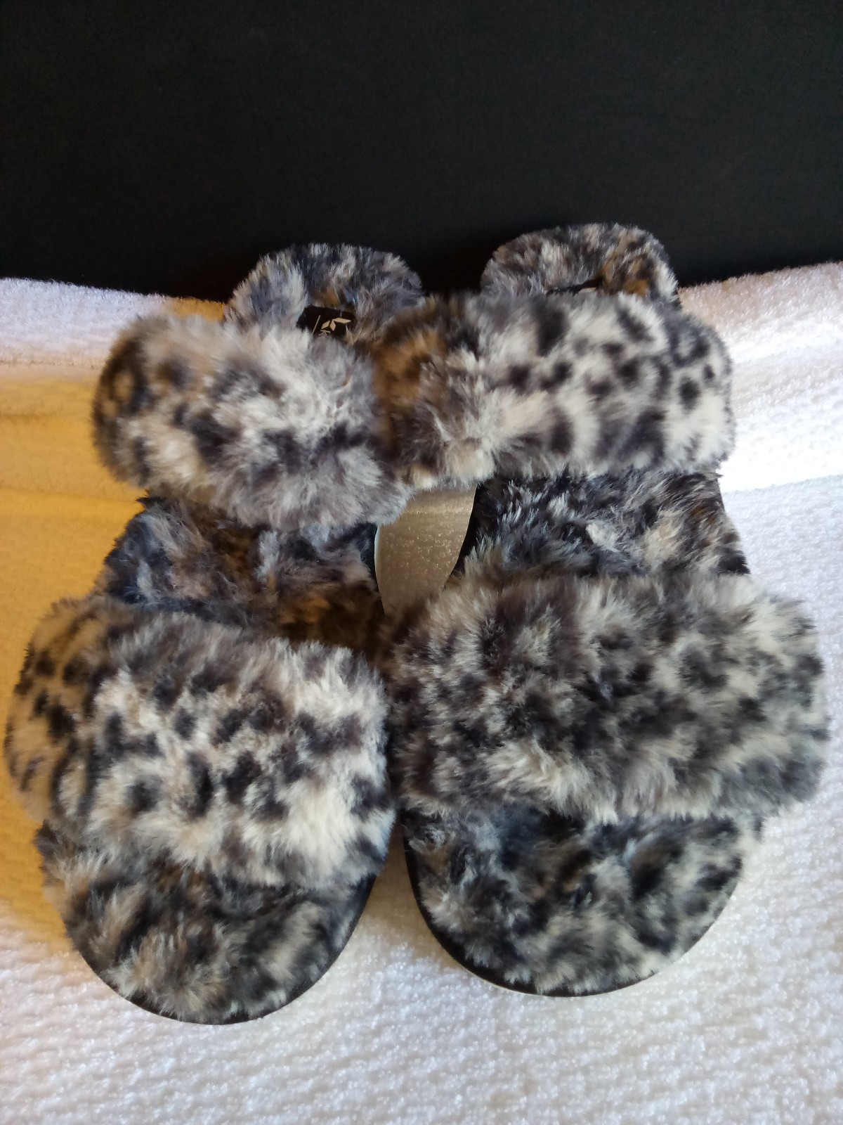 Kookaburra By Ugg Slippers size 9