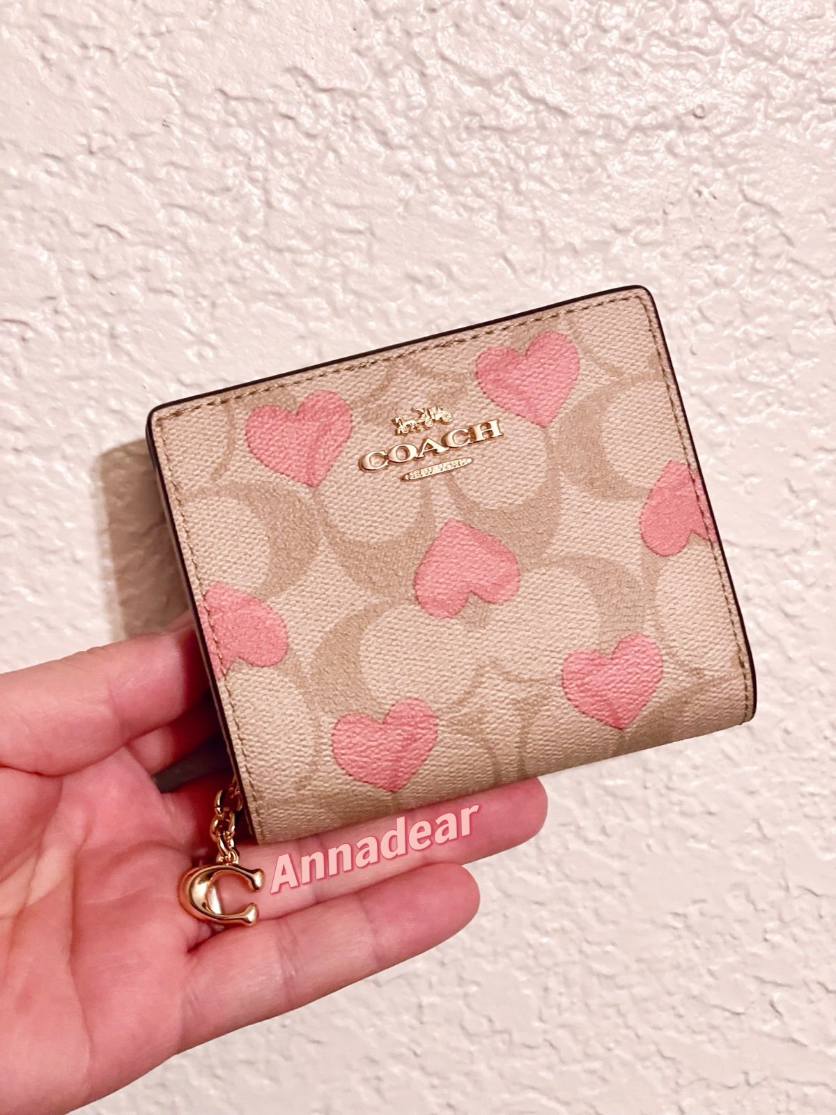 Coach Snap Wallet In Signature Canvas With Heart Print