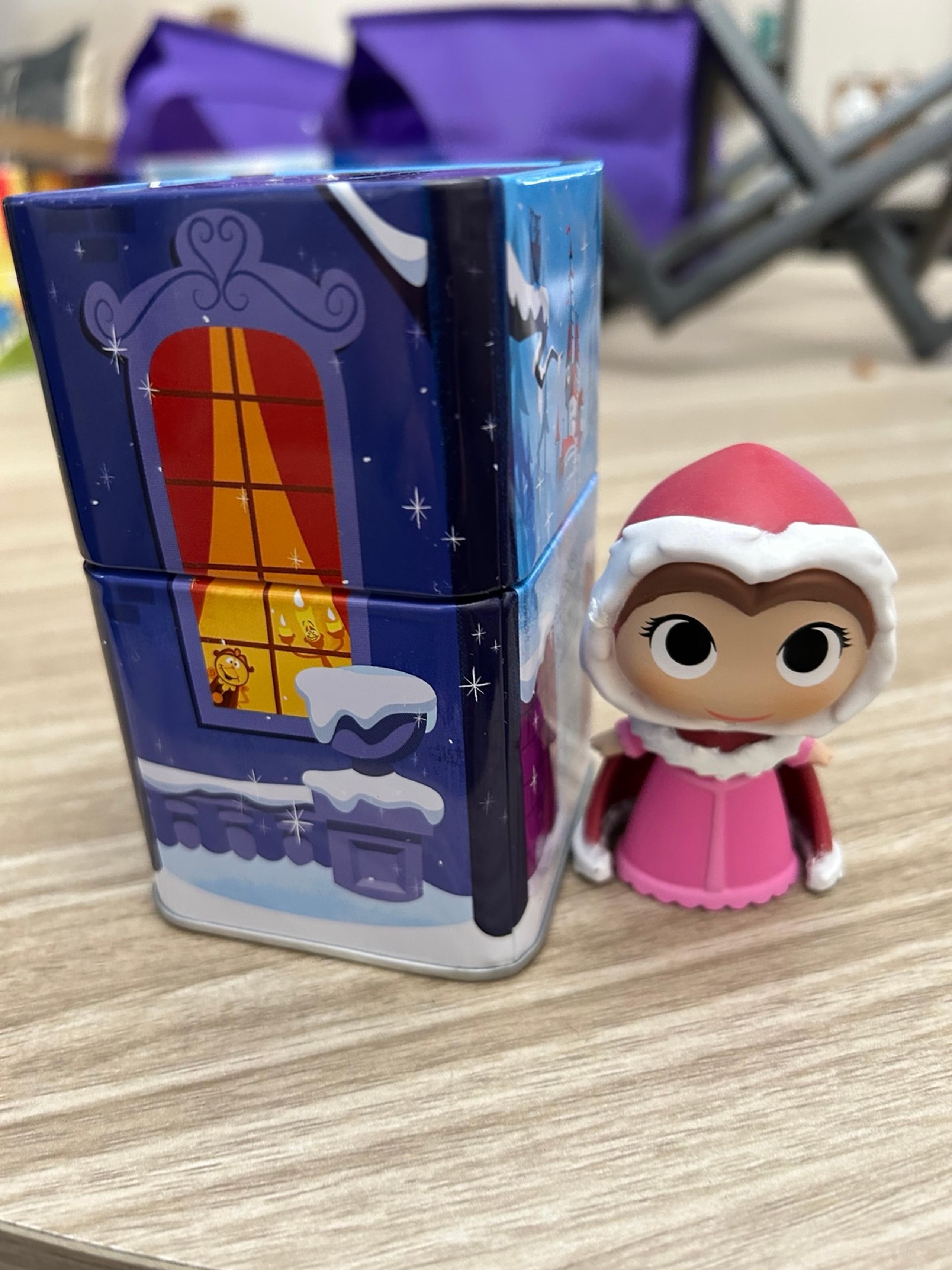 Disney treasures Funko Beauty and The Beast, Belle mini figure with tin box