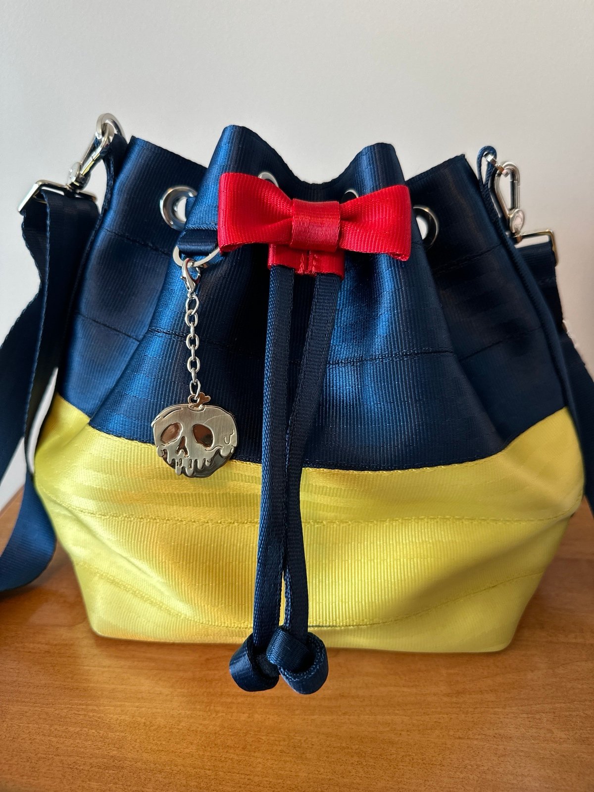 Harveys seatbelt backpack hot sale