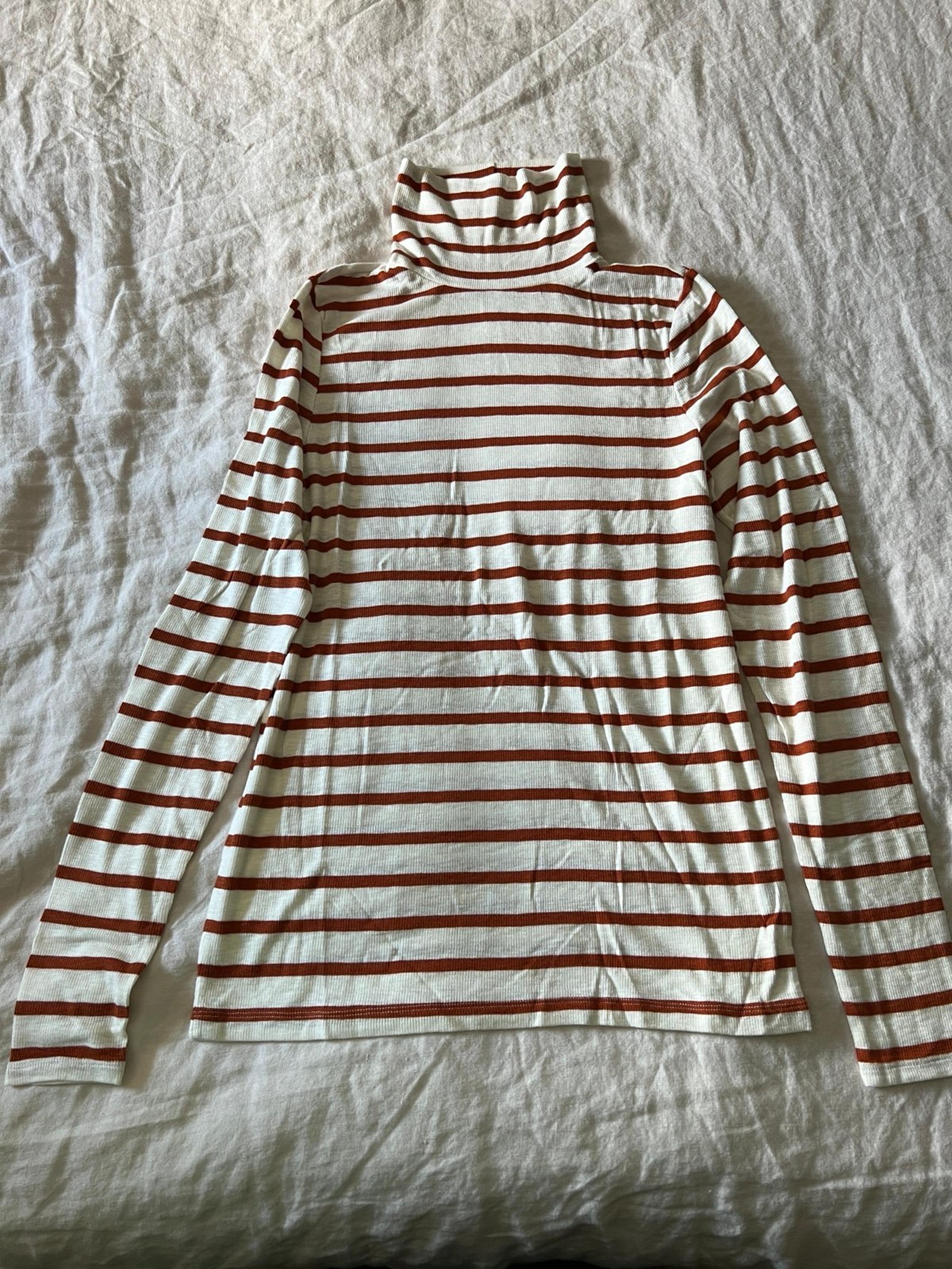 Aerie tee