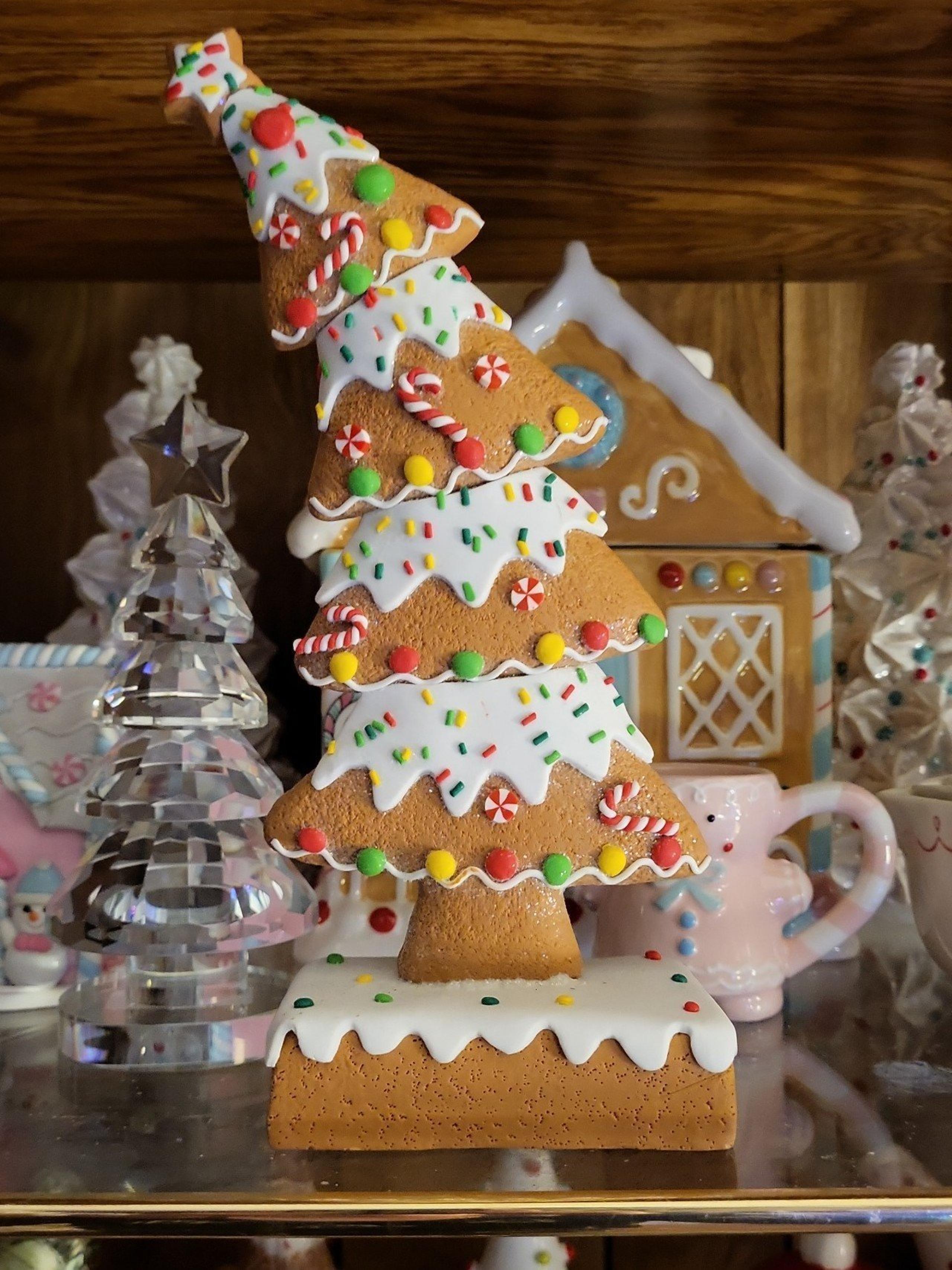 Gingerbread grinch tree