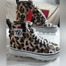 New Vans Sentey Wc leopard print VN0A4P3K4XB1. Men's size 5.5 women's size 7.