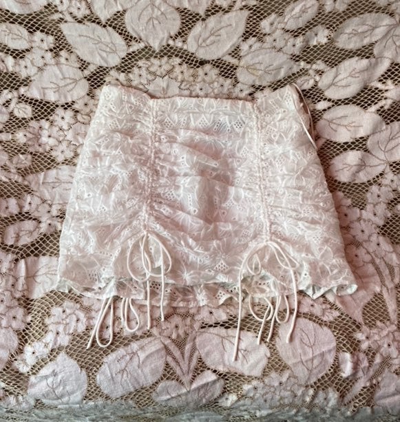 Lace mini skirt