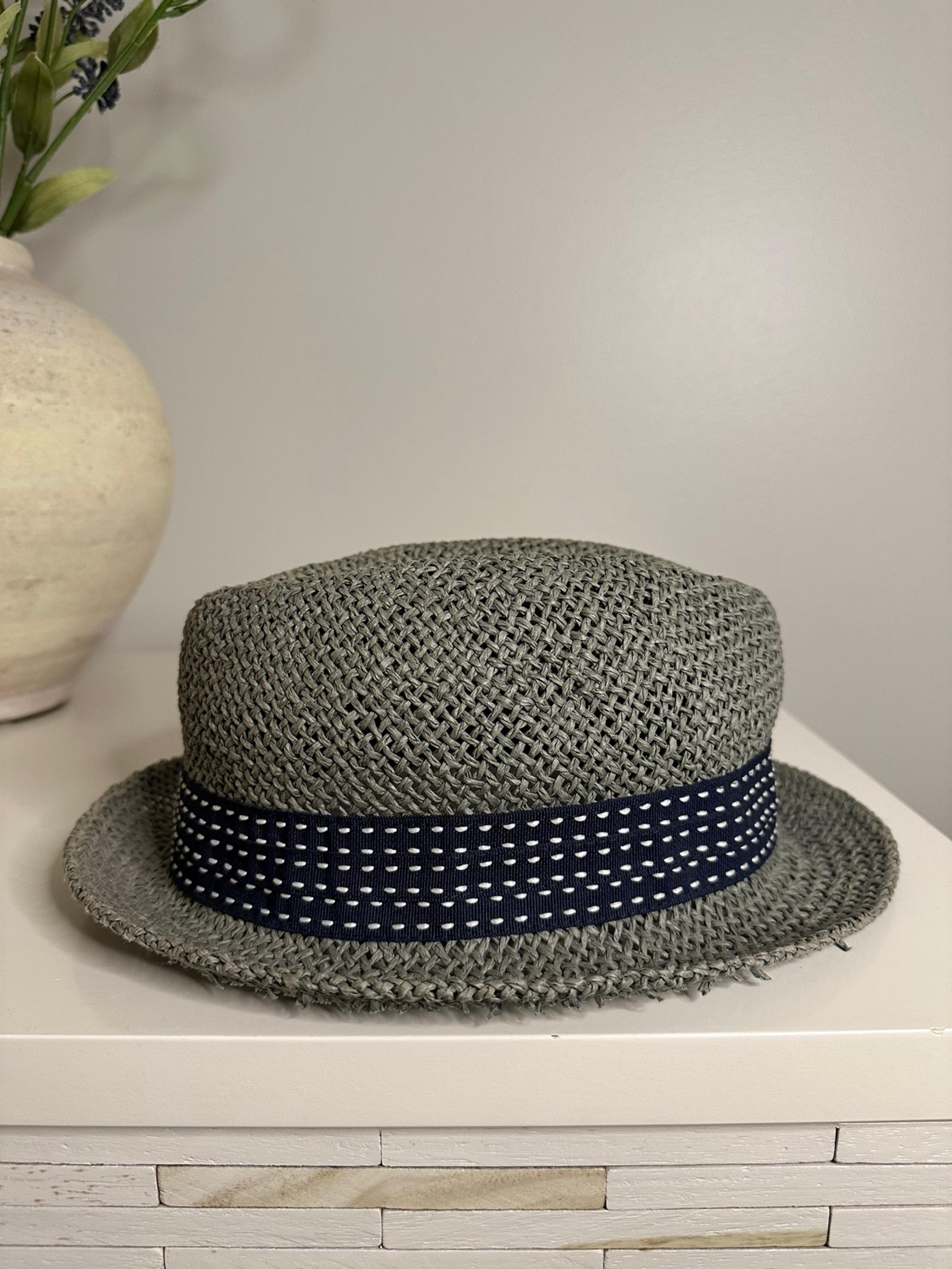 Banana Republic Hat - Size S/M