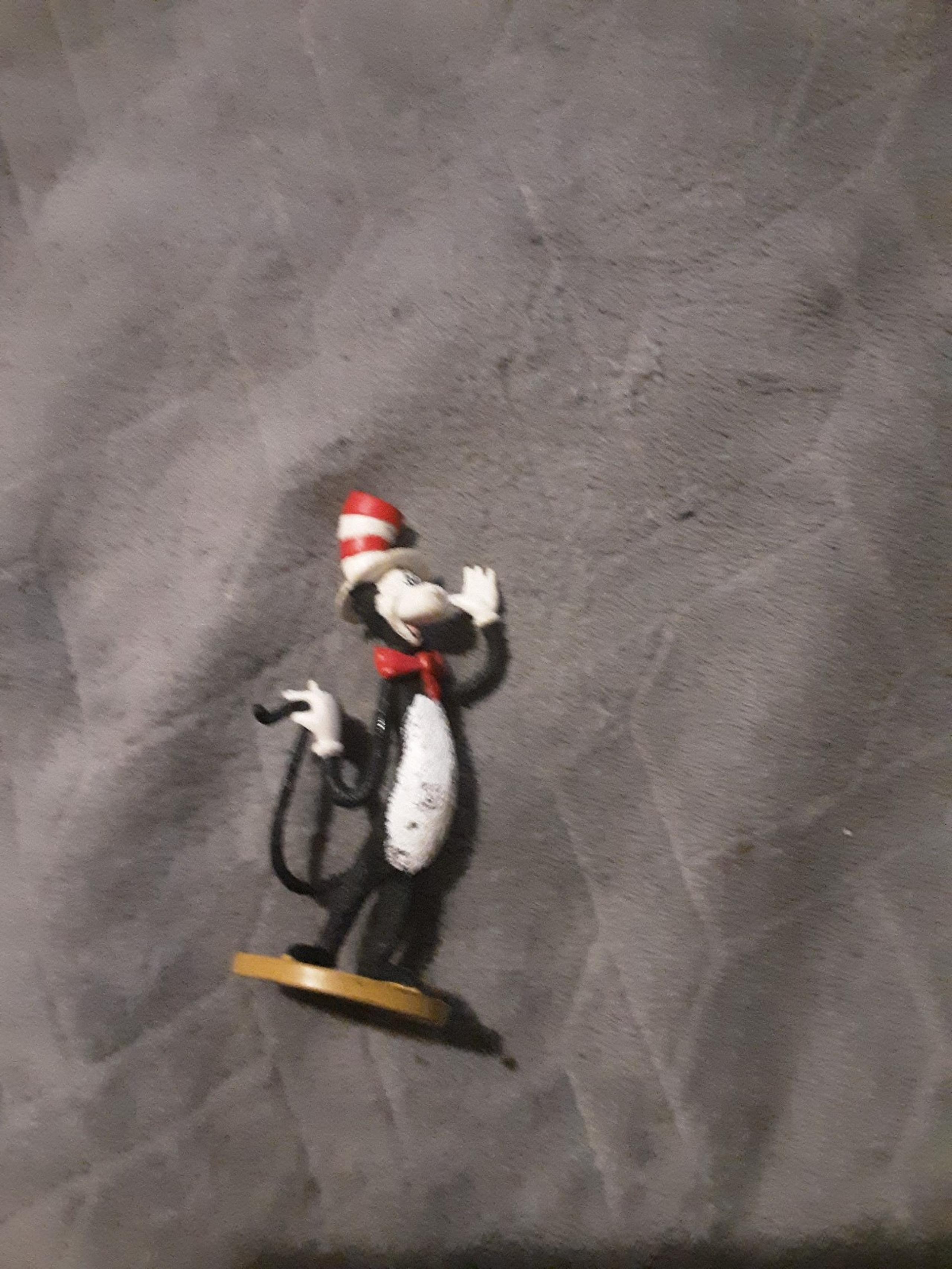 Cat in the hat 4" figurine