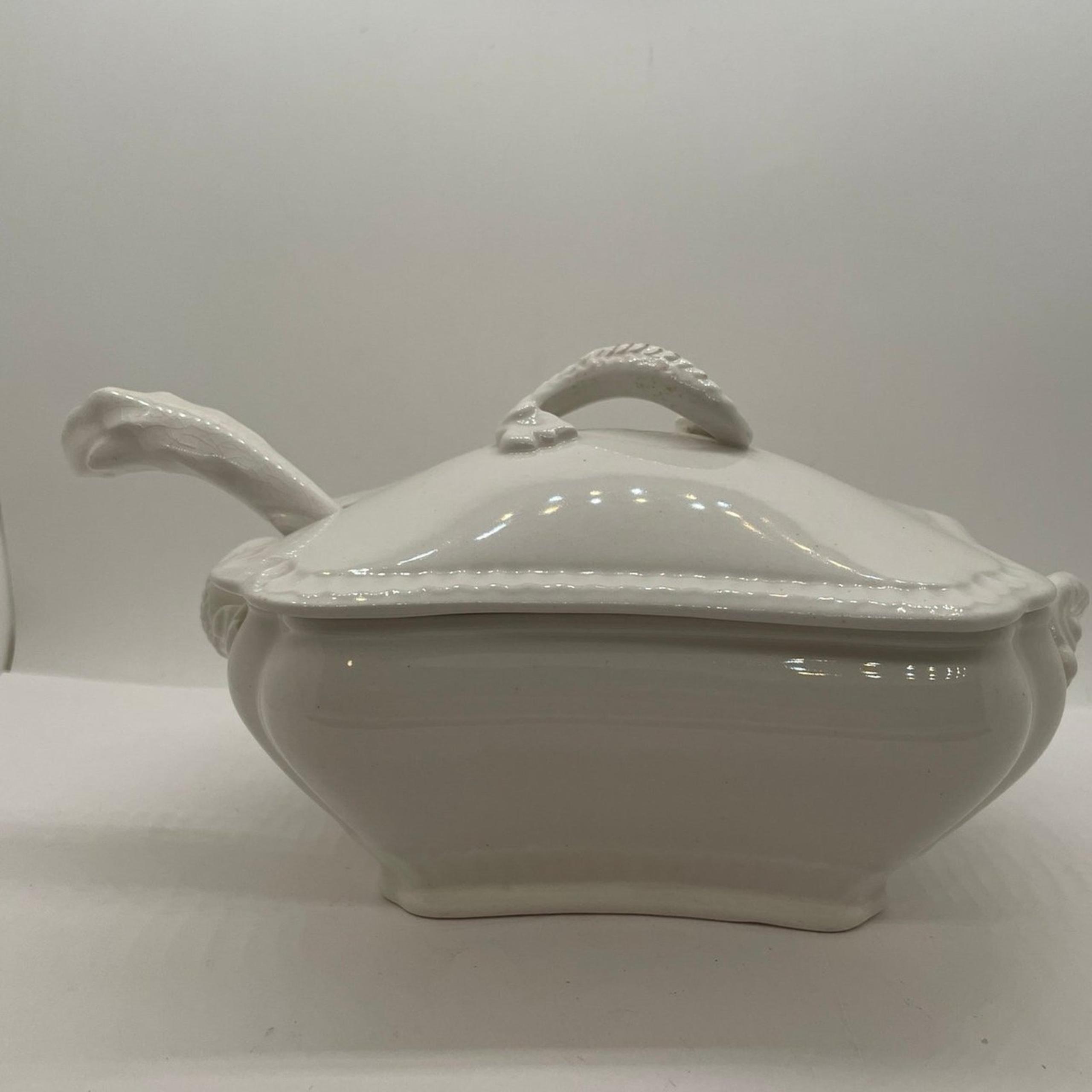 VTG Royal Semi Porcelain Soup Tureen w/Spoon John Maddock & Sons