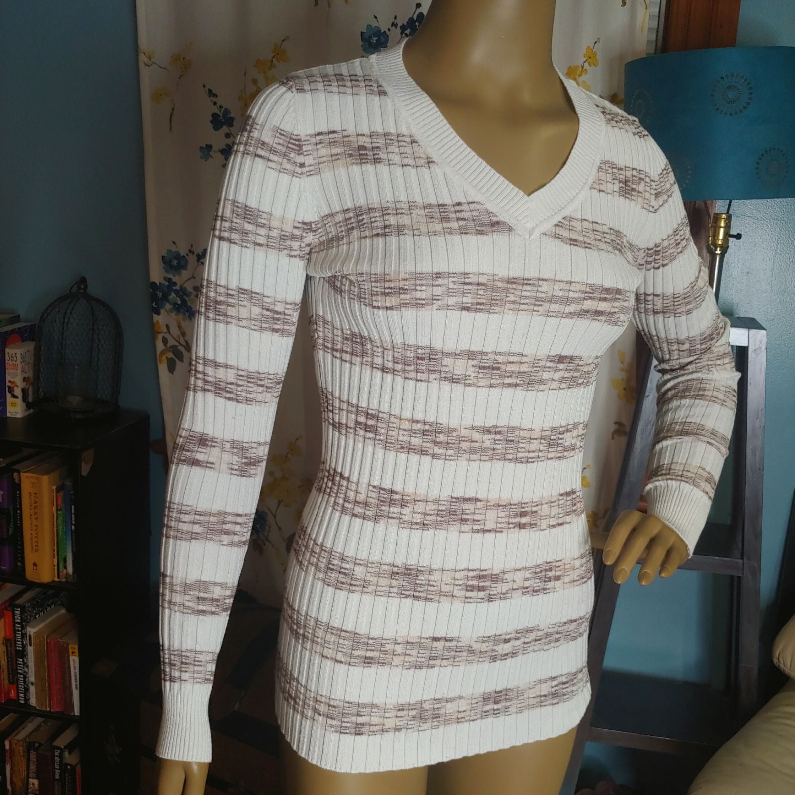 Pink Republic Ribbed V-neck Sweater L