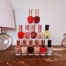 Color therapy nail polish