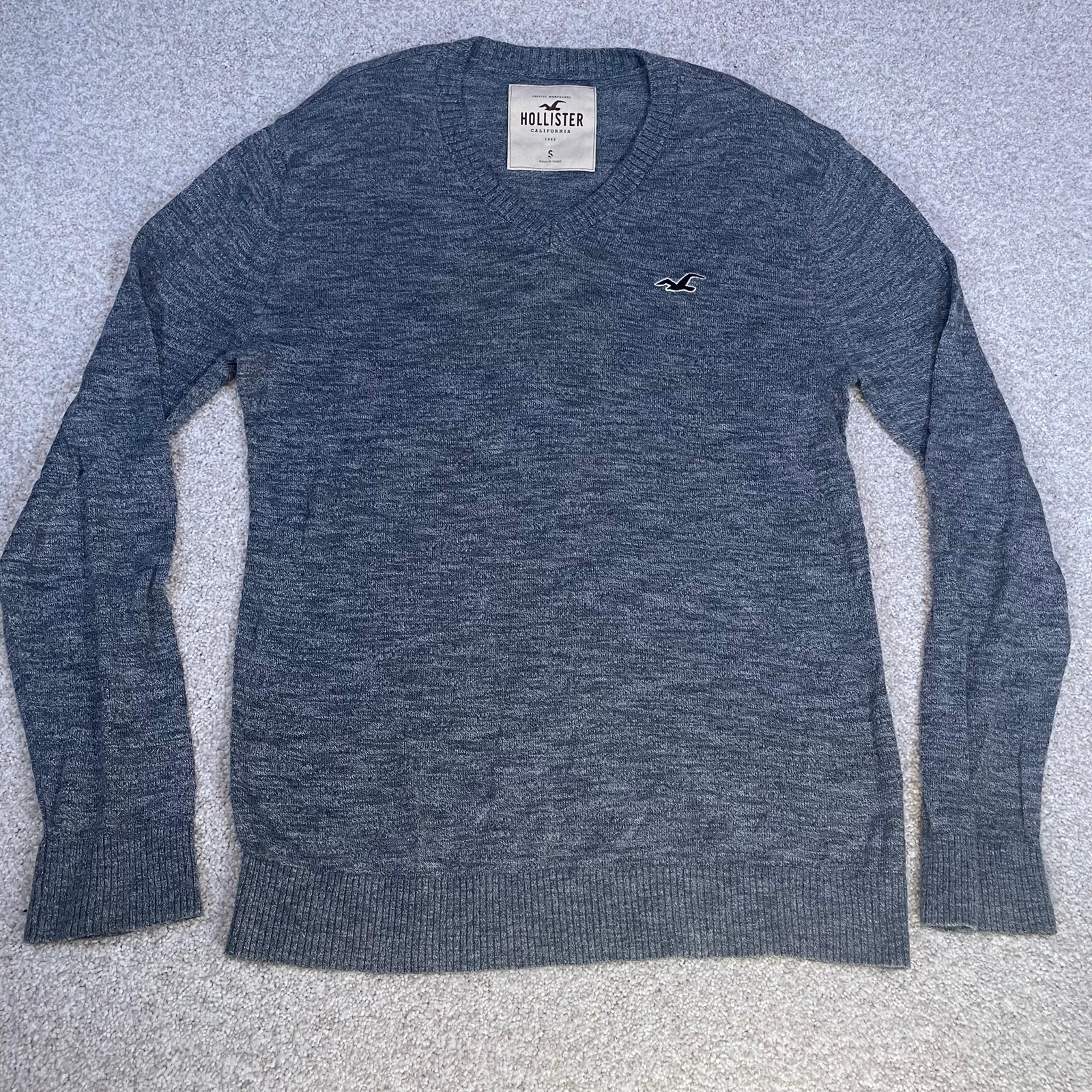 Hollister Mens Sweater V Neck Lightweight Sweater Long Sleeve Grey Size Small