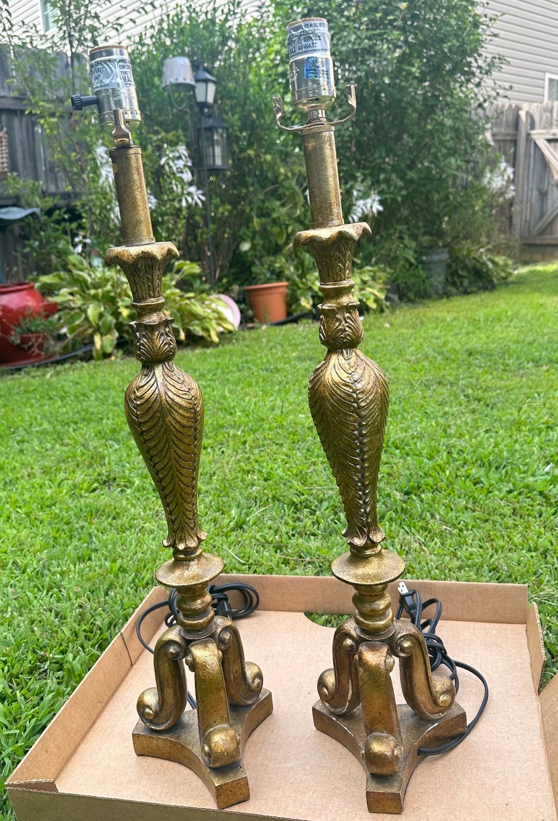 2 matching lamps
