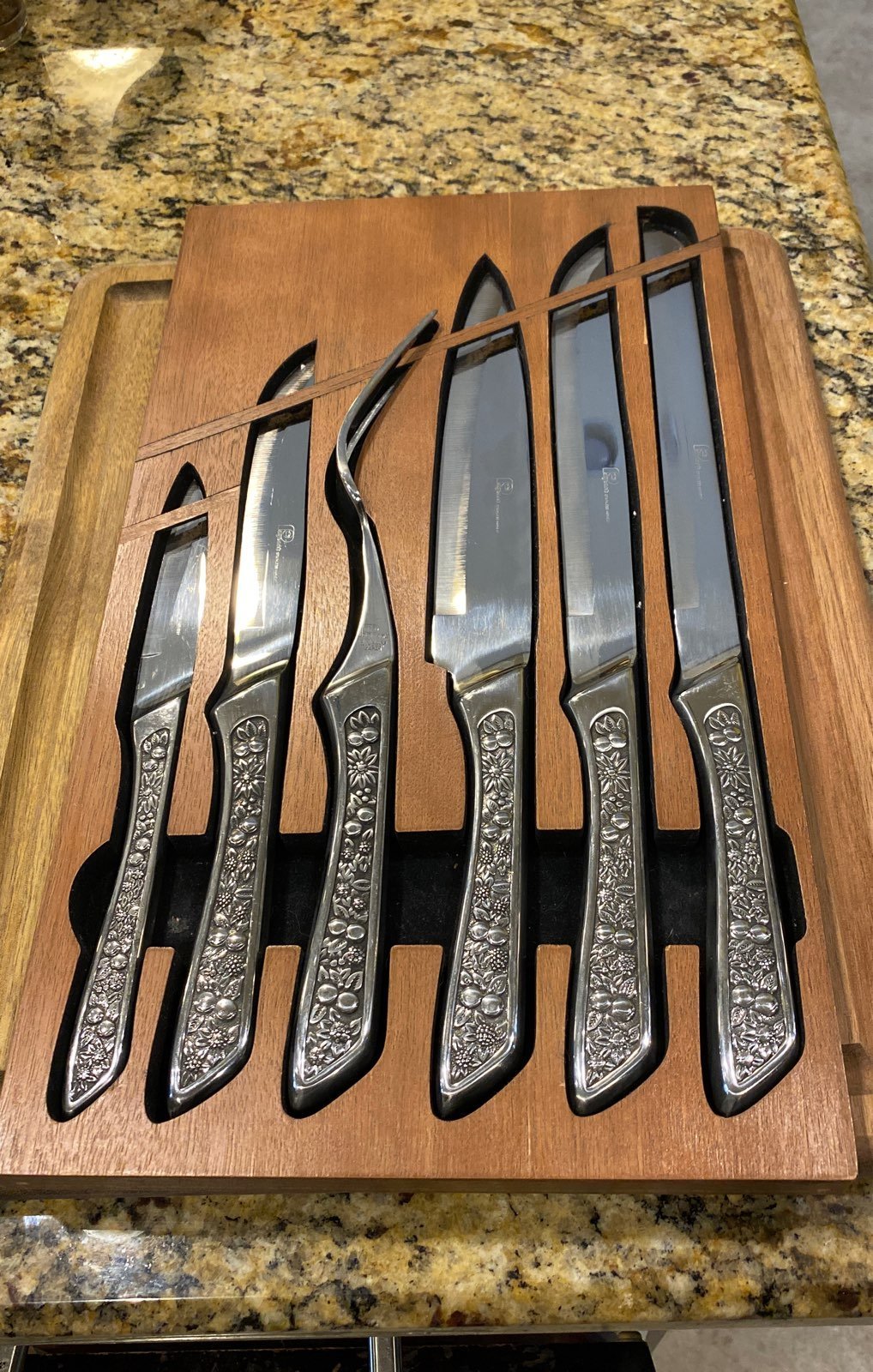 Vintage Pageant Harvest stainless steel carving set