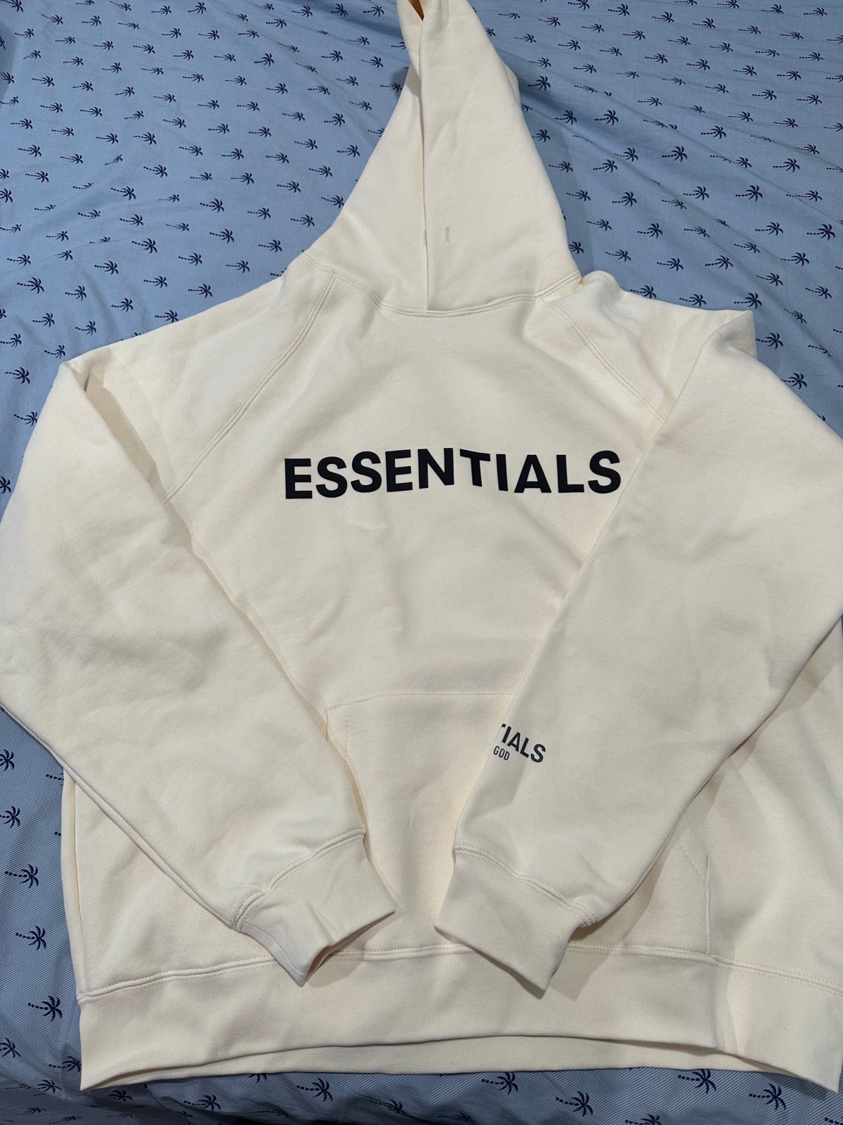 Size medium fear of god essentials hoodie buttercream Size medium fear of god essentials hoodie buttercream