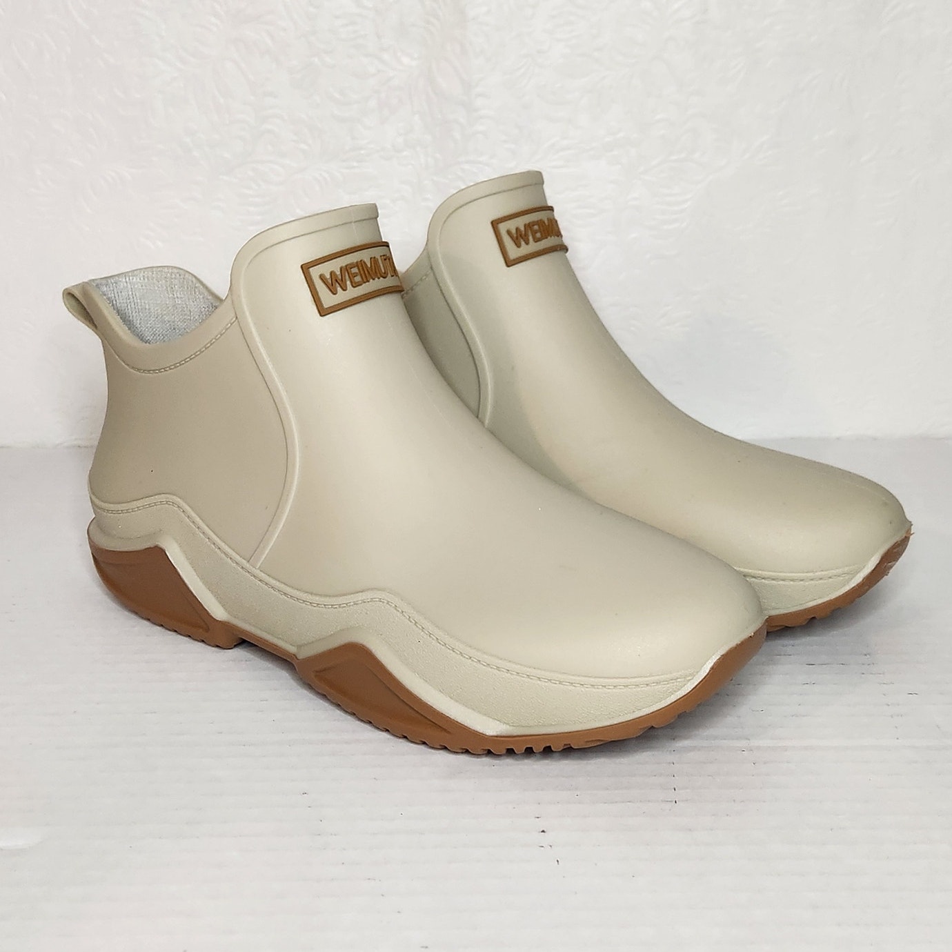 Weimuta Women’s Sz 39 (8) Cream Slip On Short Boots Rain Rubber