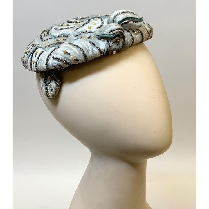 Vintage 50s Beaded textured Baby Blue Velvet Women’s Hat 8007 GUC