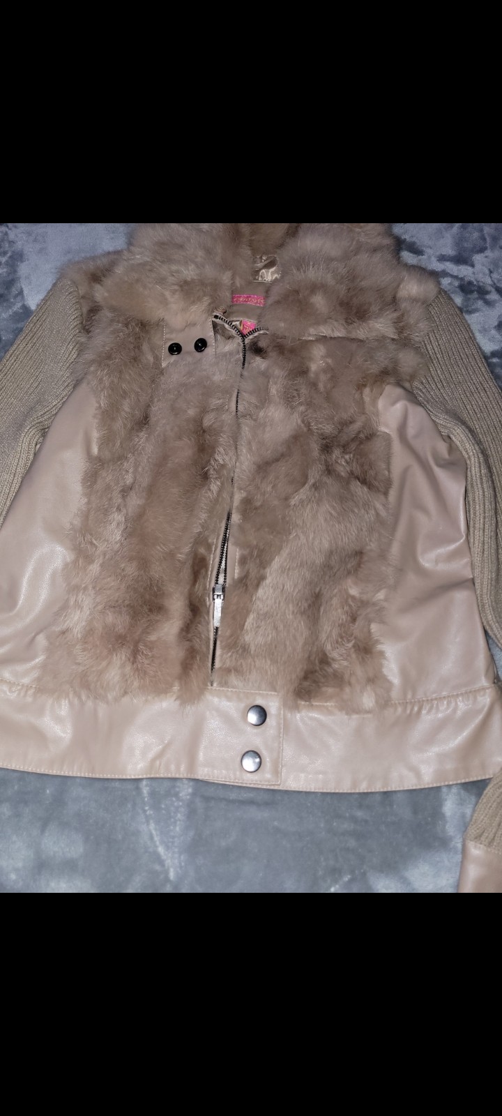 Women's Beige Fur Coat Size: M.
