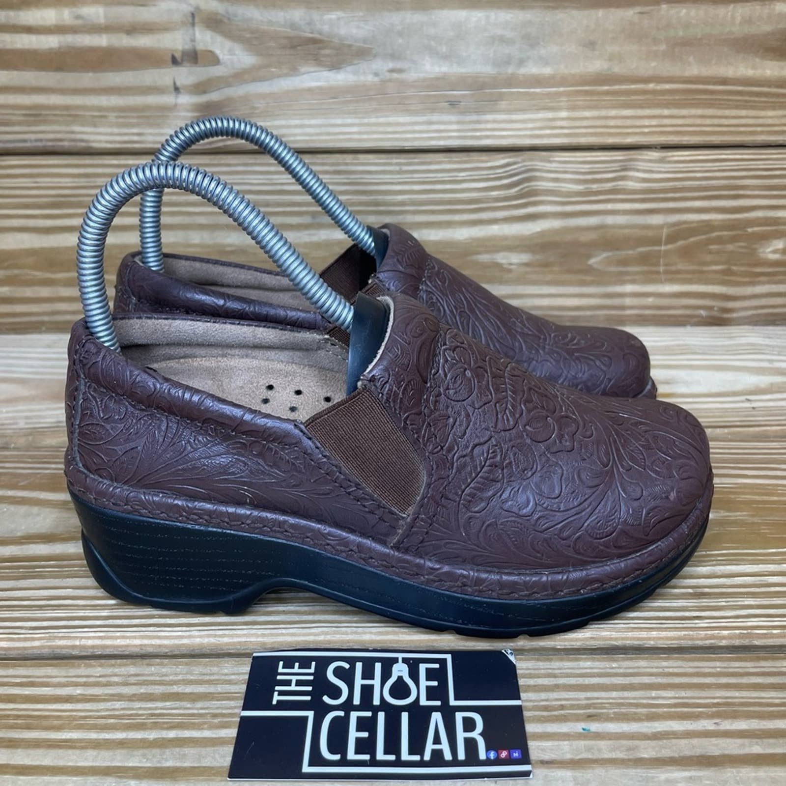 at cheap 6 Women’s Klogs Clogs Shoes On Slip Leather Shoes Work / Nursing Women at cheap 6 Women’s Klogs Clogs Shoes On Slip Leather Shoes Work / Nursing Women