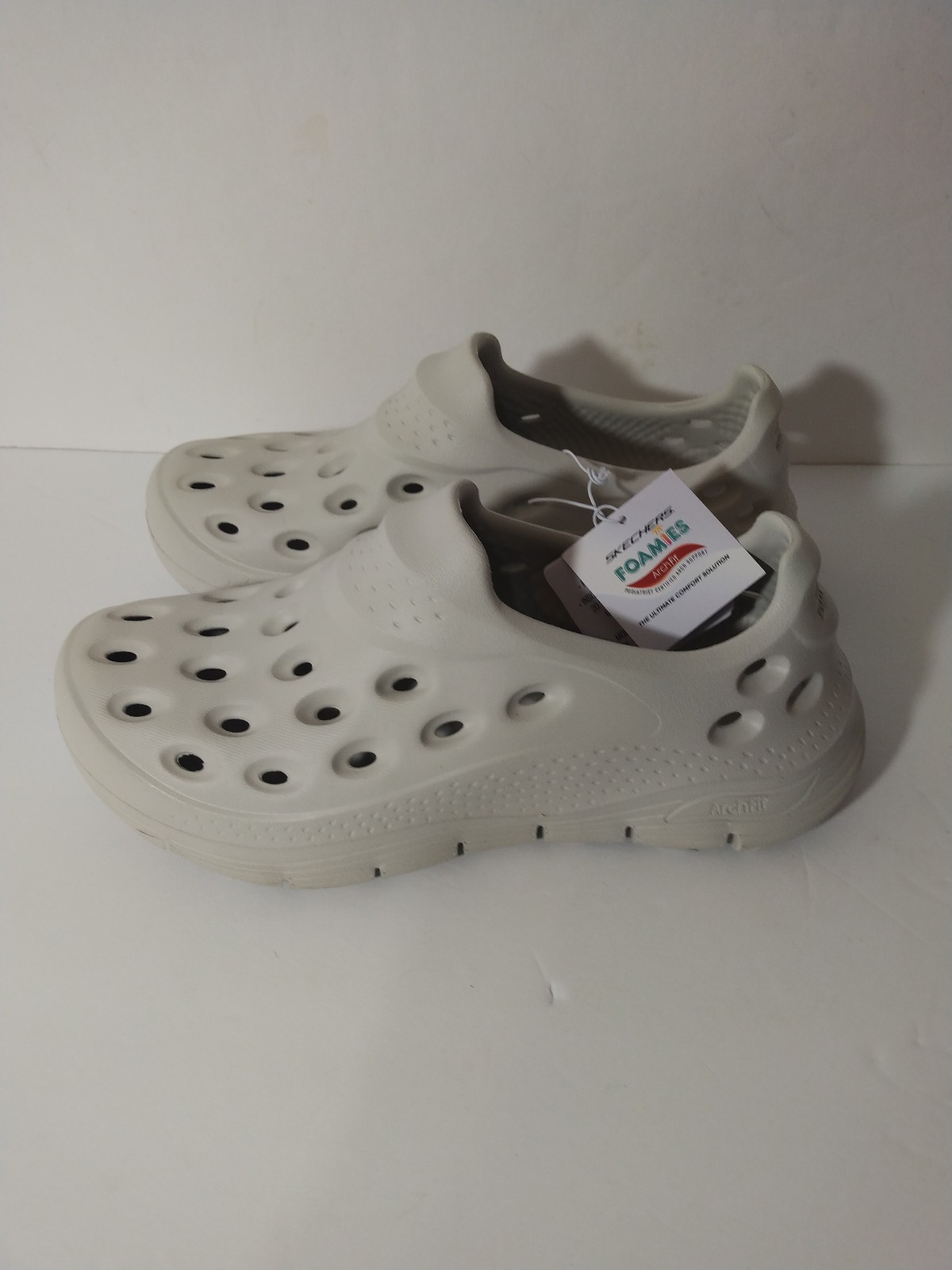 NWT Mens Skechers 111425 Arch Fit Go Foam Foamies Shoes Sz 10