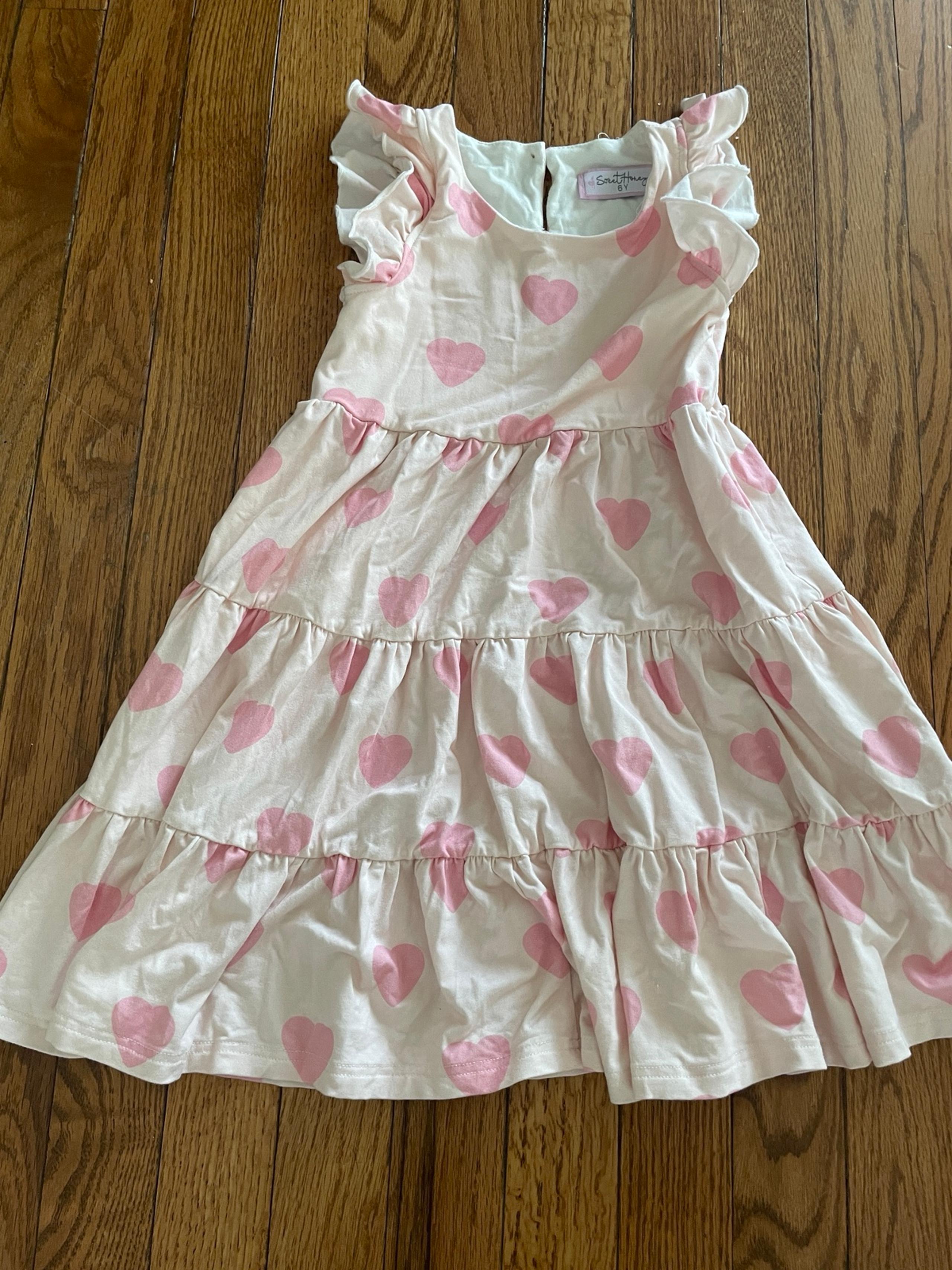 Sweet honey Valentine’s Day pink heart dress size 6