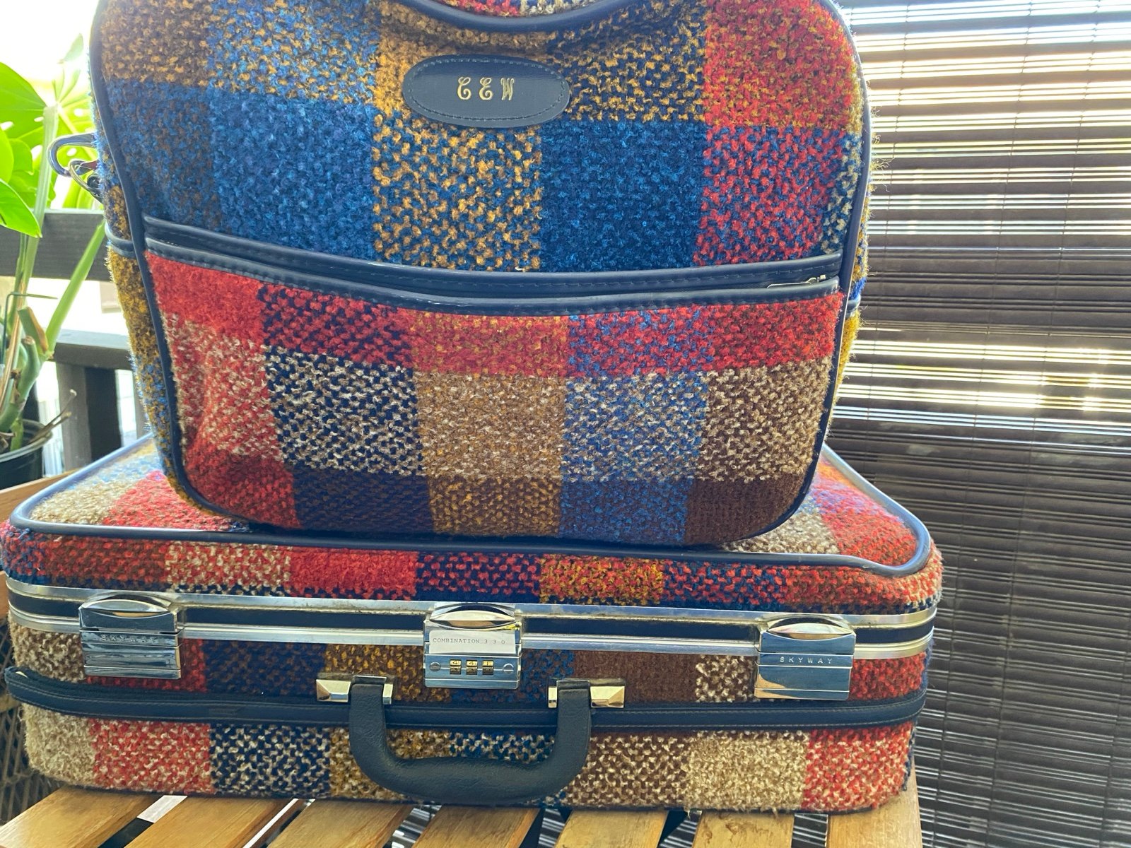1960s vtg Skyway Plaid Tweet luggage only
