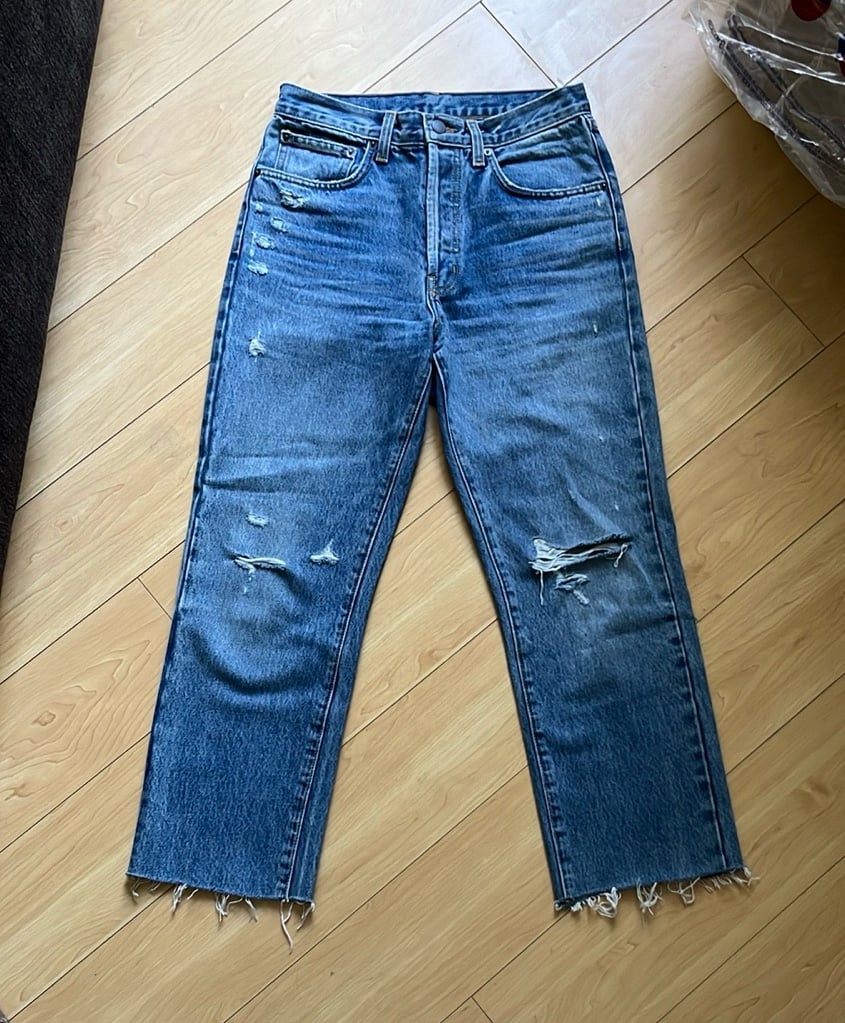Carmar Distressed Jeans