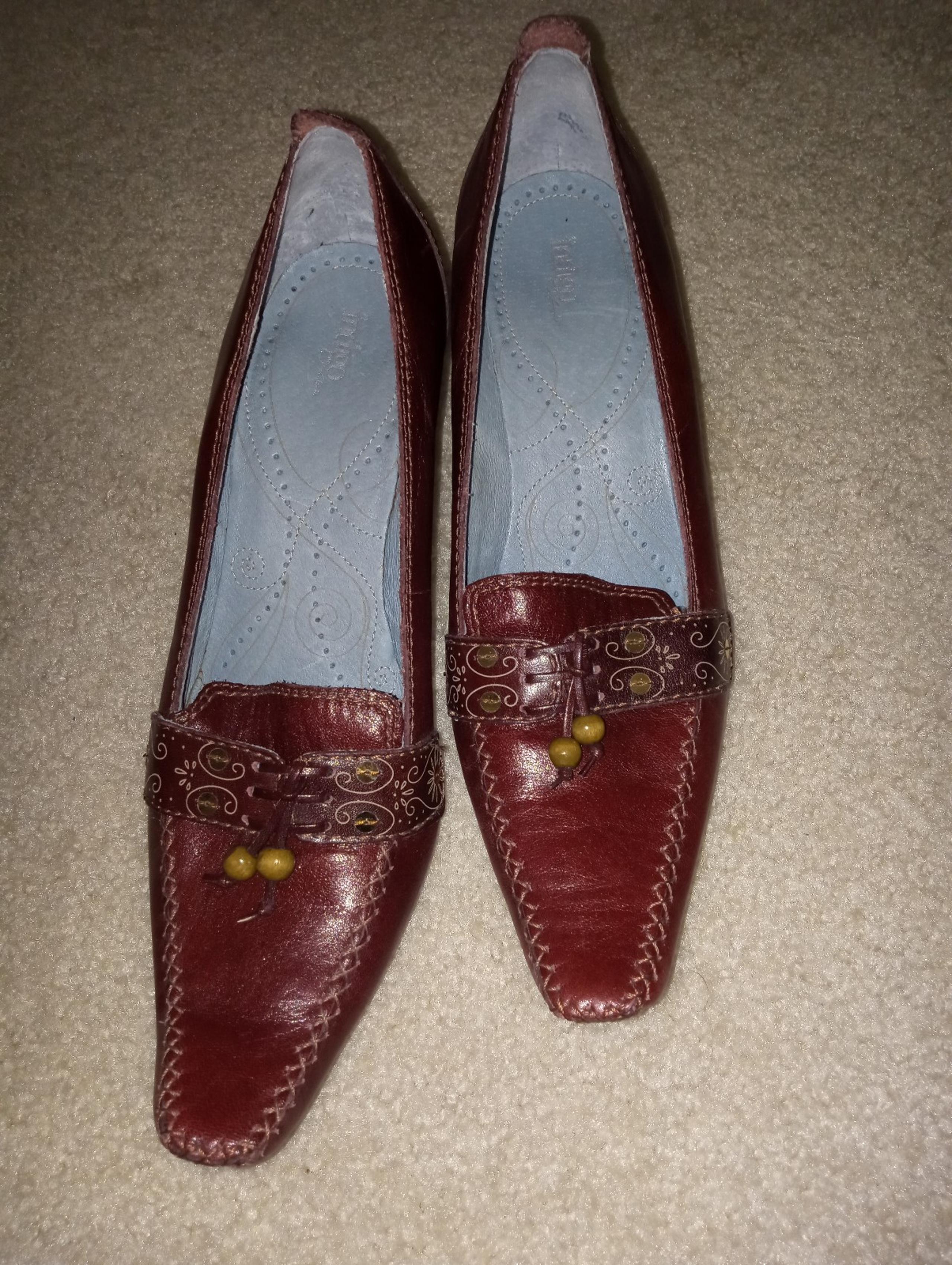 Indigo by Clark women shoes size 9M brown