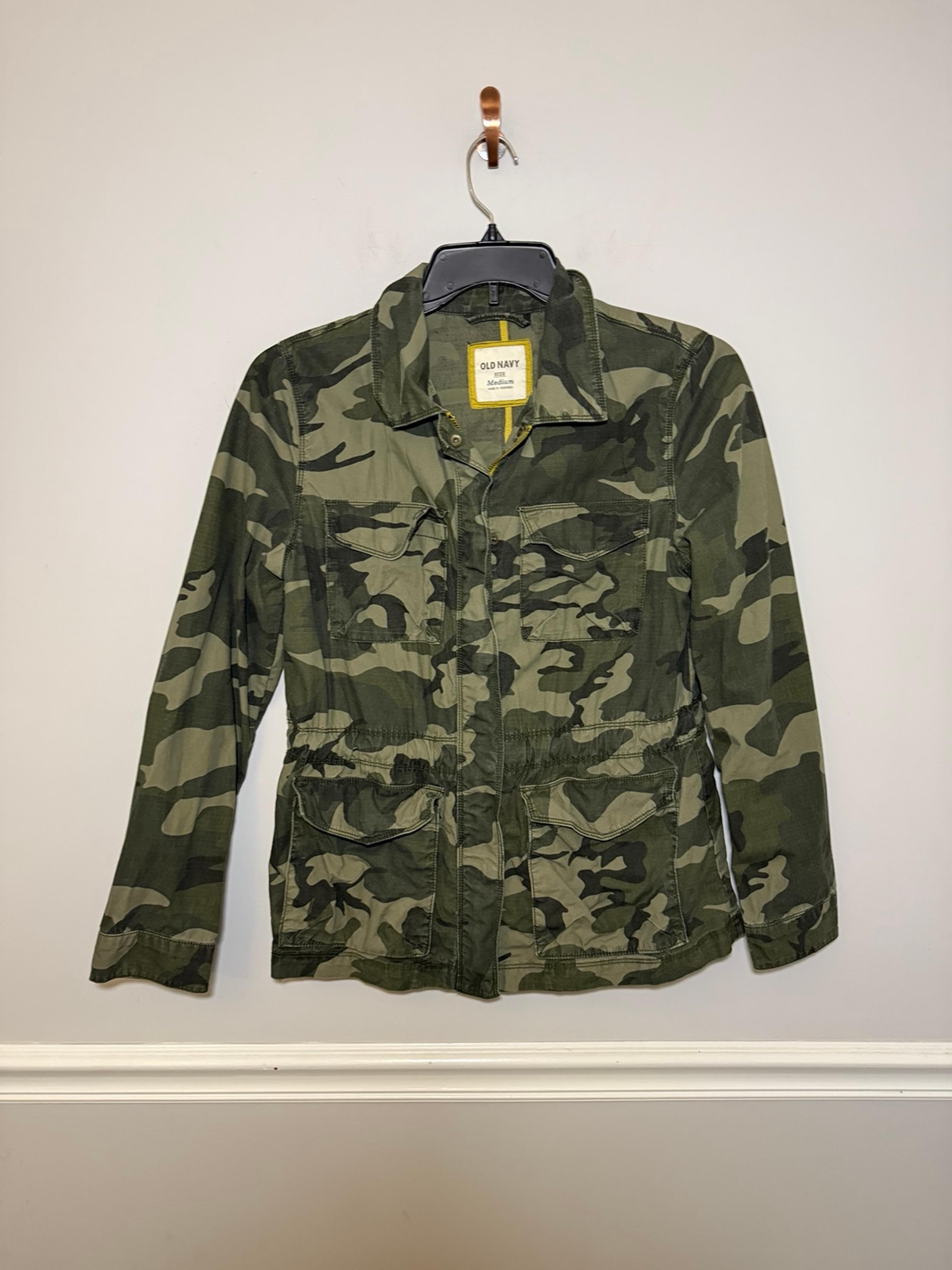 Old navy camouflage Parka jacket. M