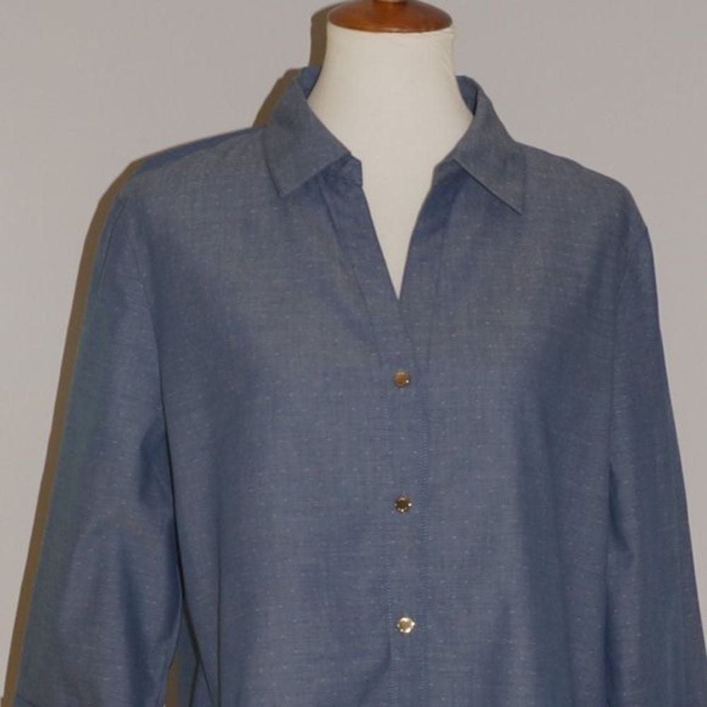 Anne Klein Blue Shirt - Size L.