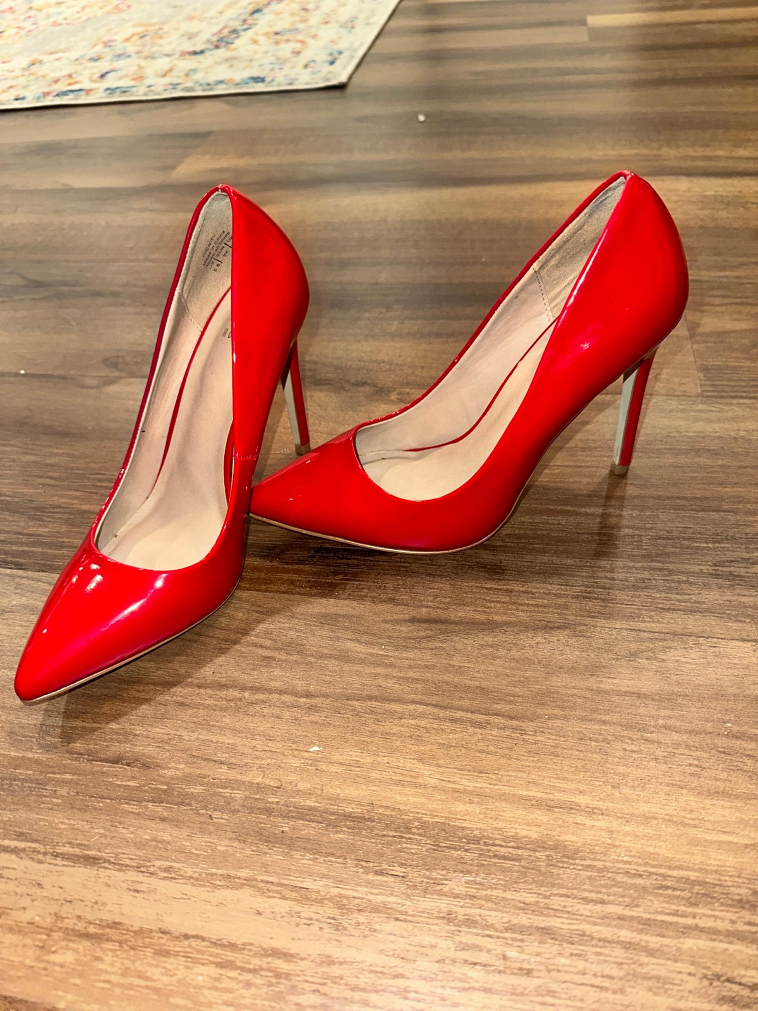 MIX NO.6 Red Pumps