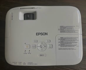Epson EX31 H309A Multimedia 3LCD Projector Movies Home Theater Carrying Case