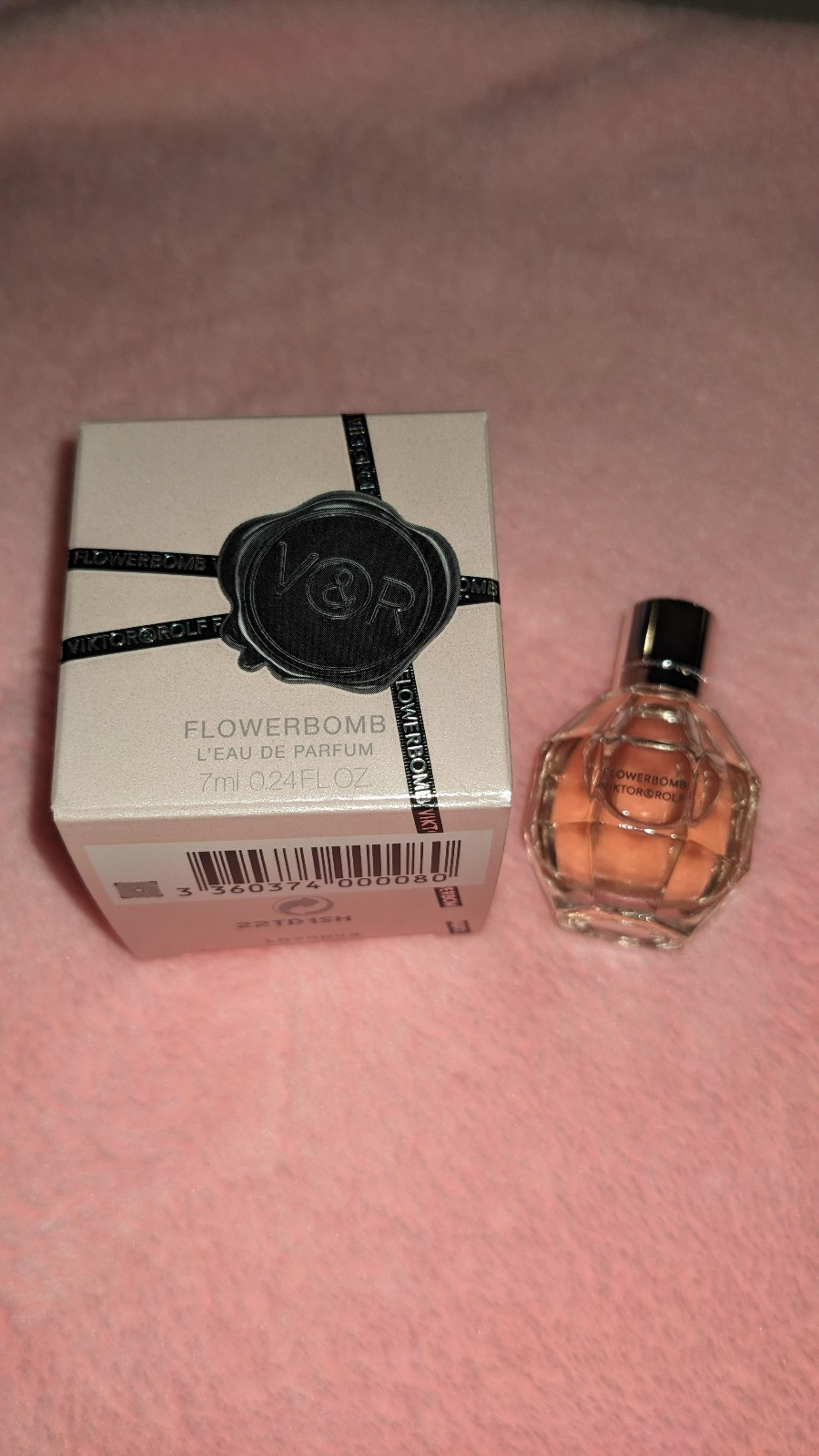Viktor and Rolf flowerbomb perfume