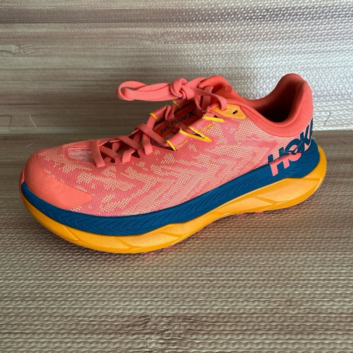 HOKA Women's Tecton X Running Shoes Size 7.5B