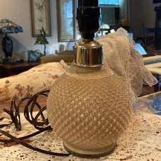 Vintage KAADAN Hobnail lamp
