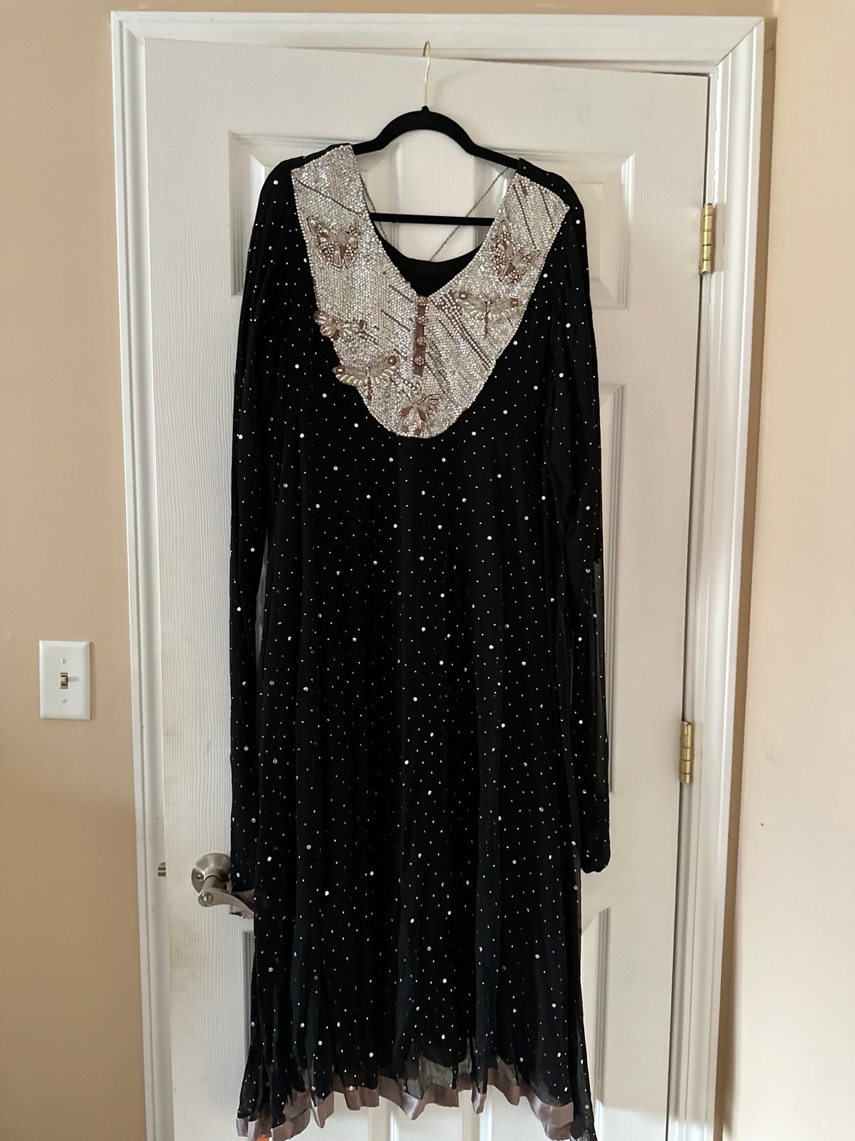 black gown size XL