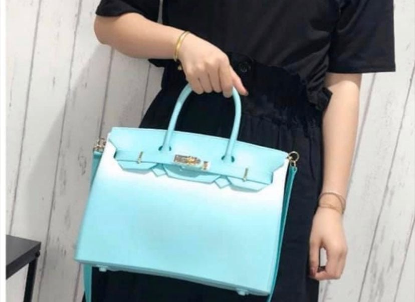 Gradient blue purse