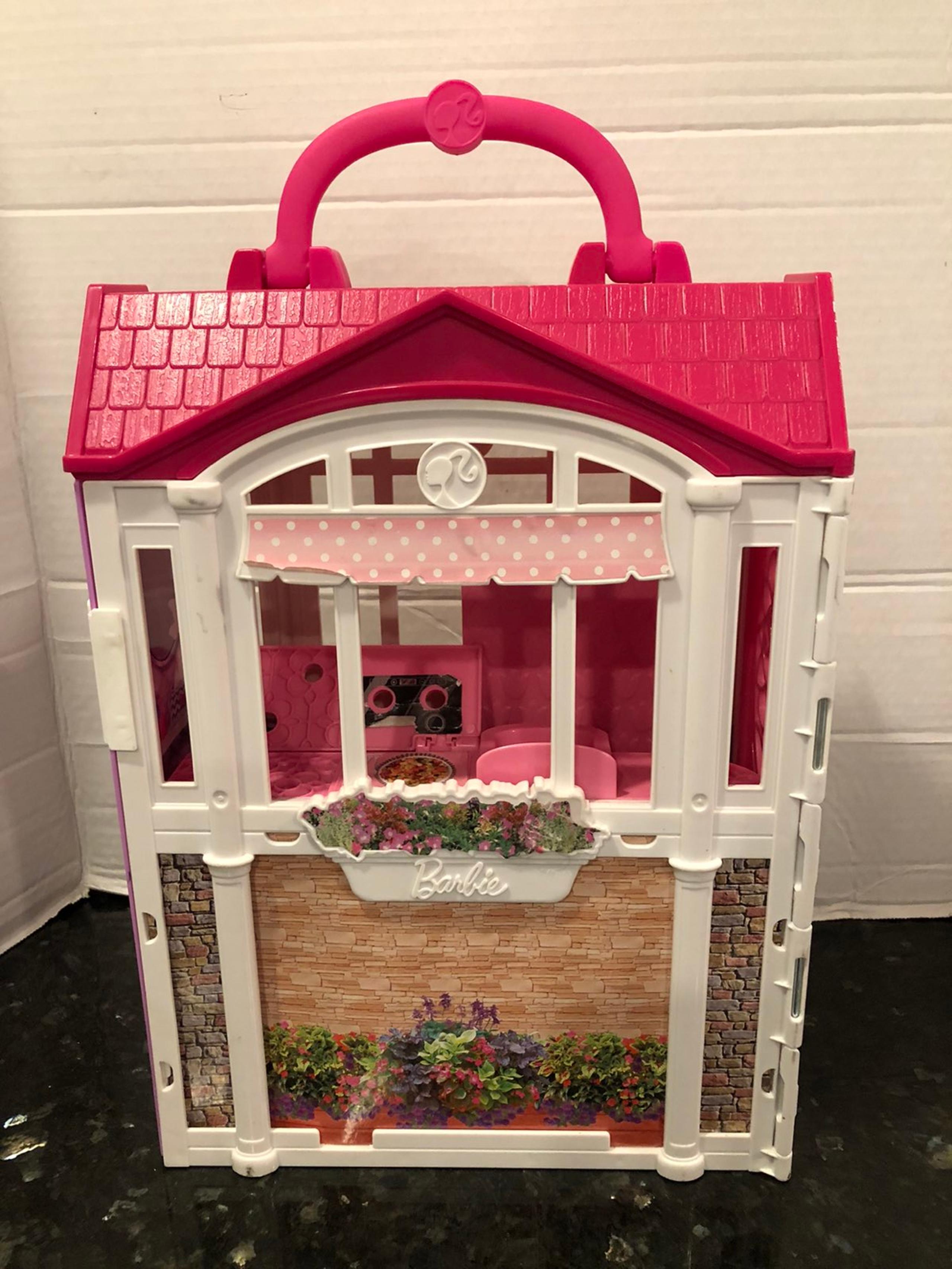 2014 Barbie Glam Getaway House Fold-N-Go Dollhouse Playset