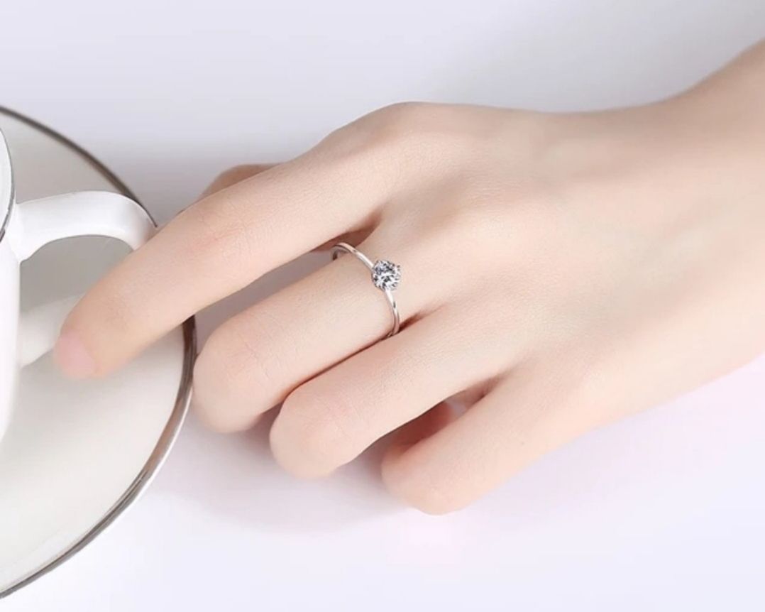 *sale* Round cut Infinity Diamond Wedding Ring band