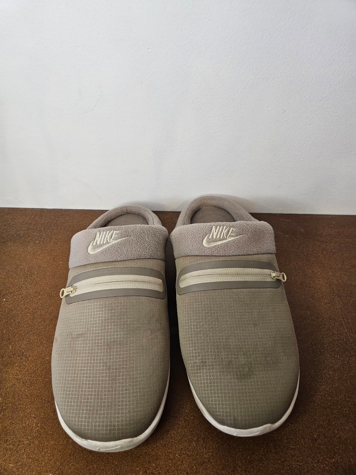 Nike Burrow Mens Slippers, DJ3130-202, Khaki/Moon Fossil/Phantom/Rattan