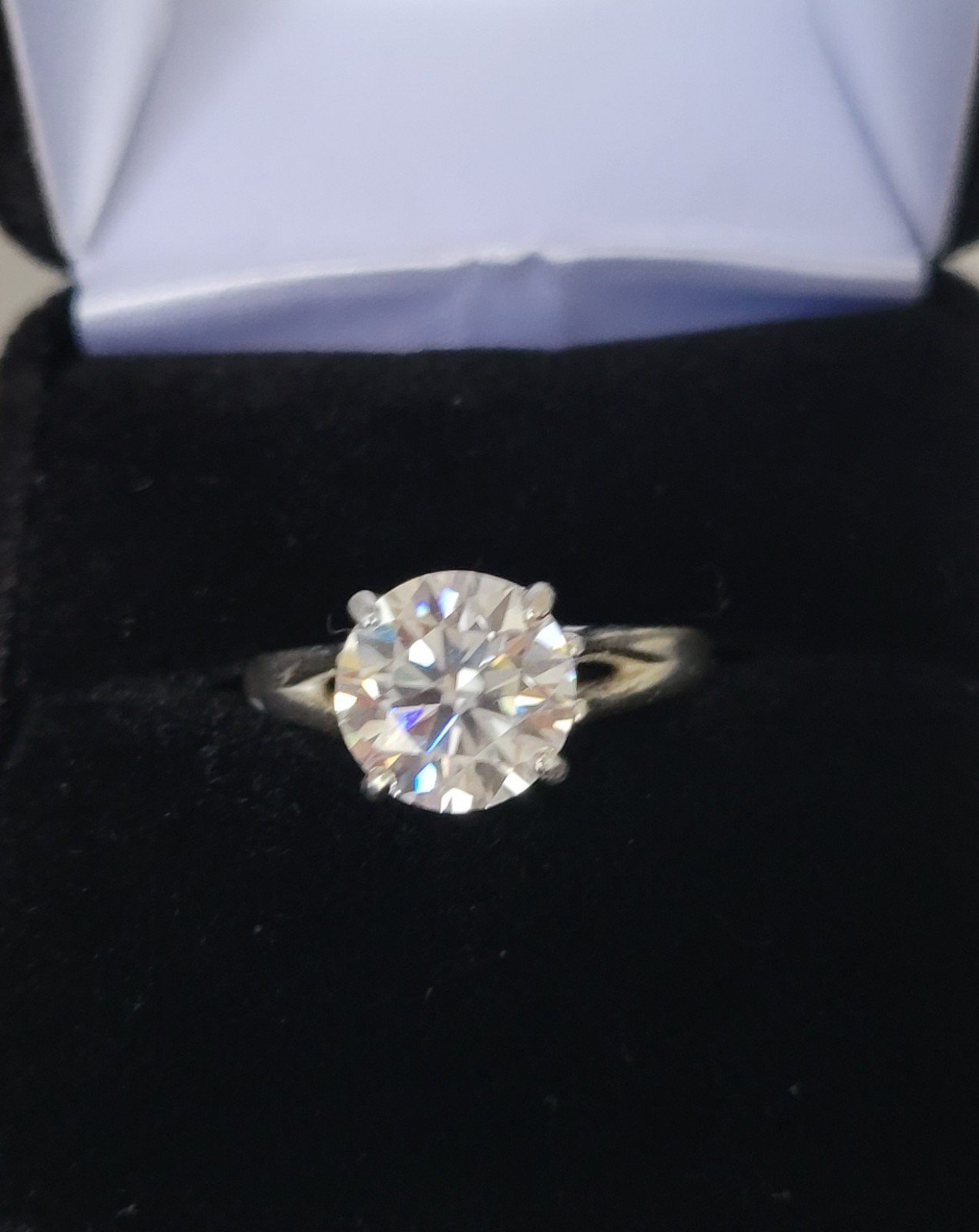 New 3ct Beautiful Moissanite Ring, Size 7