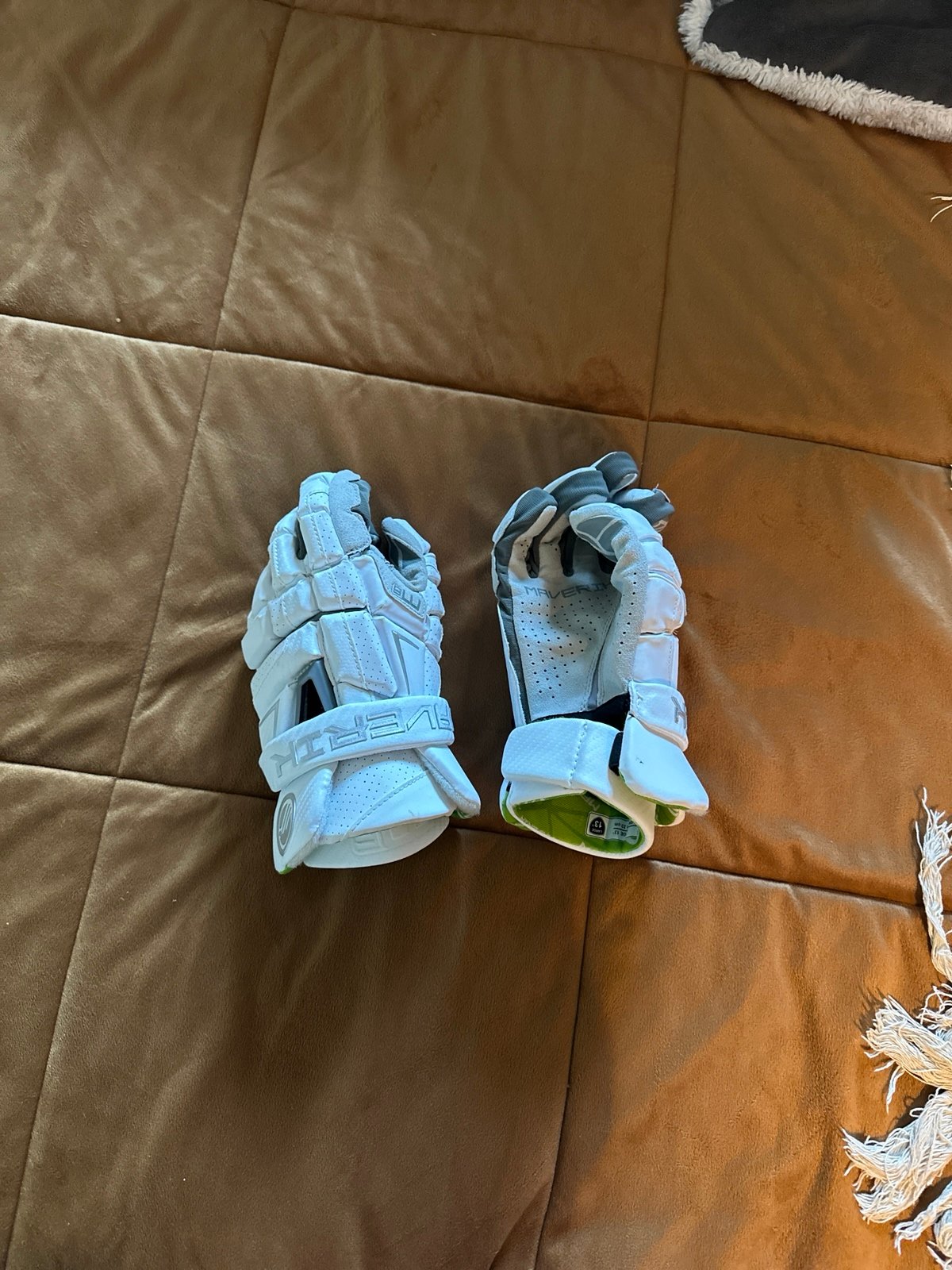 Mavrick laccrose gloves