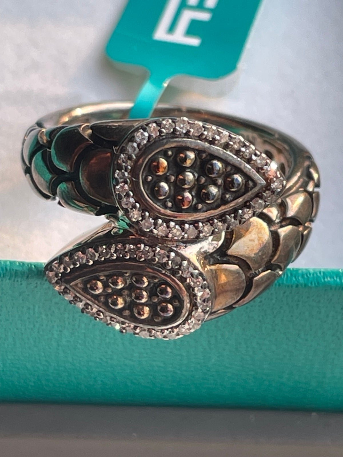 Beautiful snake style ring